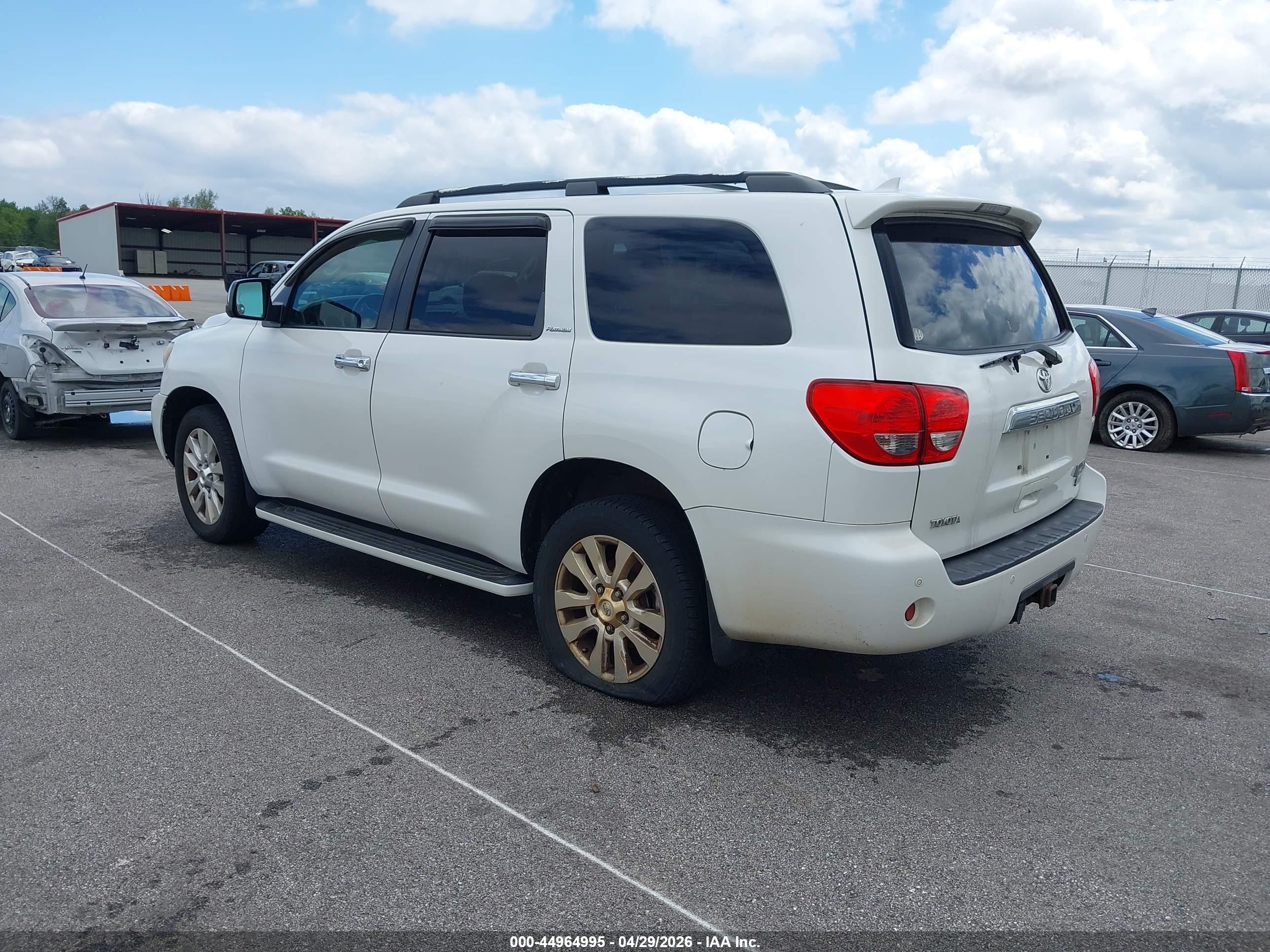 TOYOTA SEQUOIA image 3