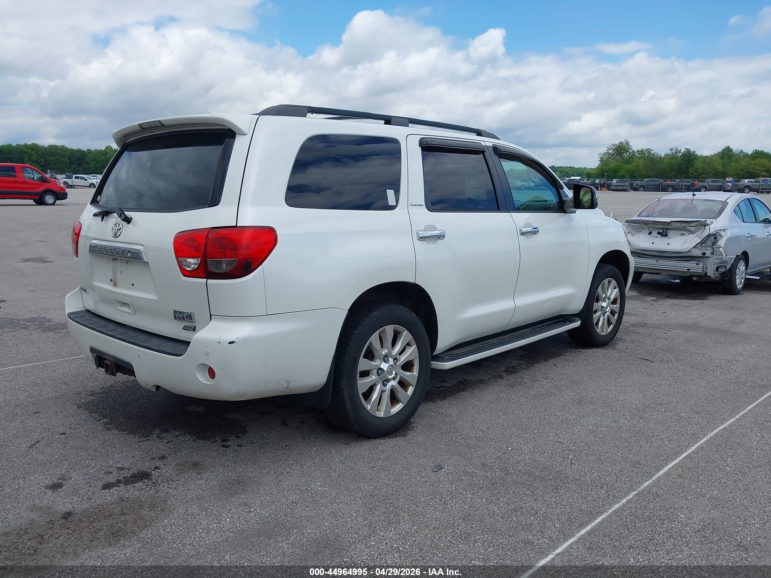 TOYOTA SEQUOIA image 4