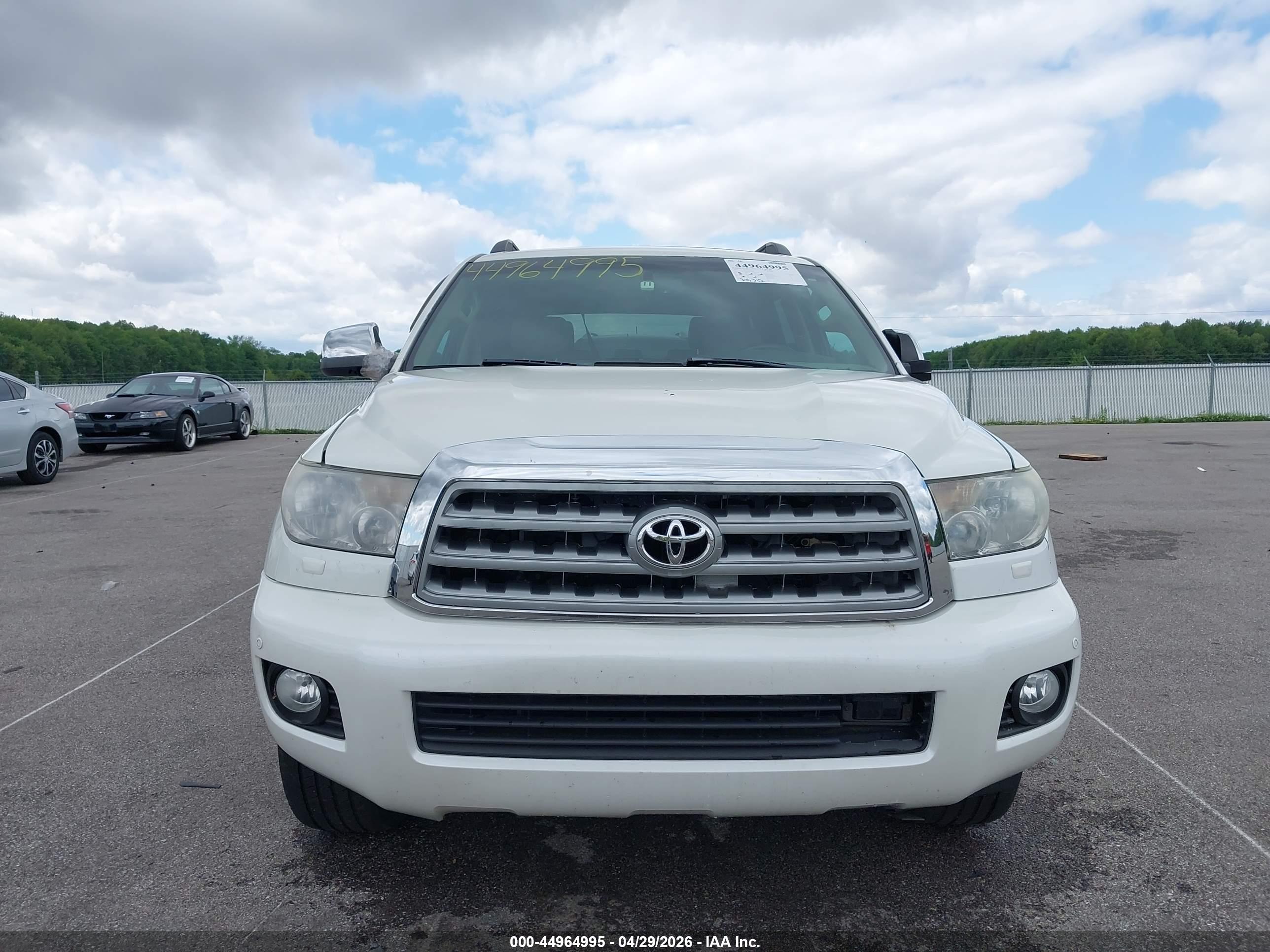 TOYOTA SEQUOIA image 6