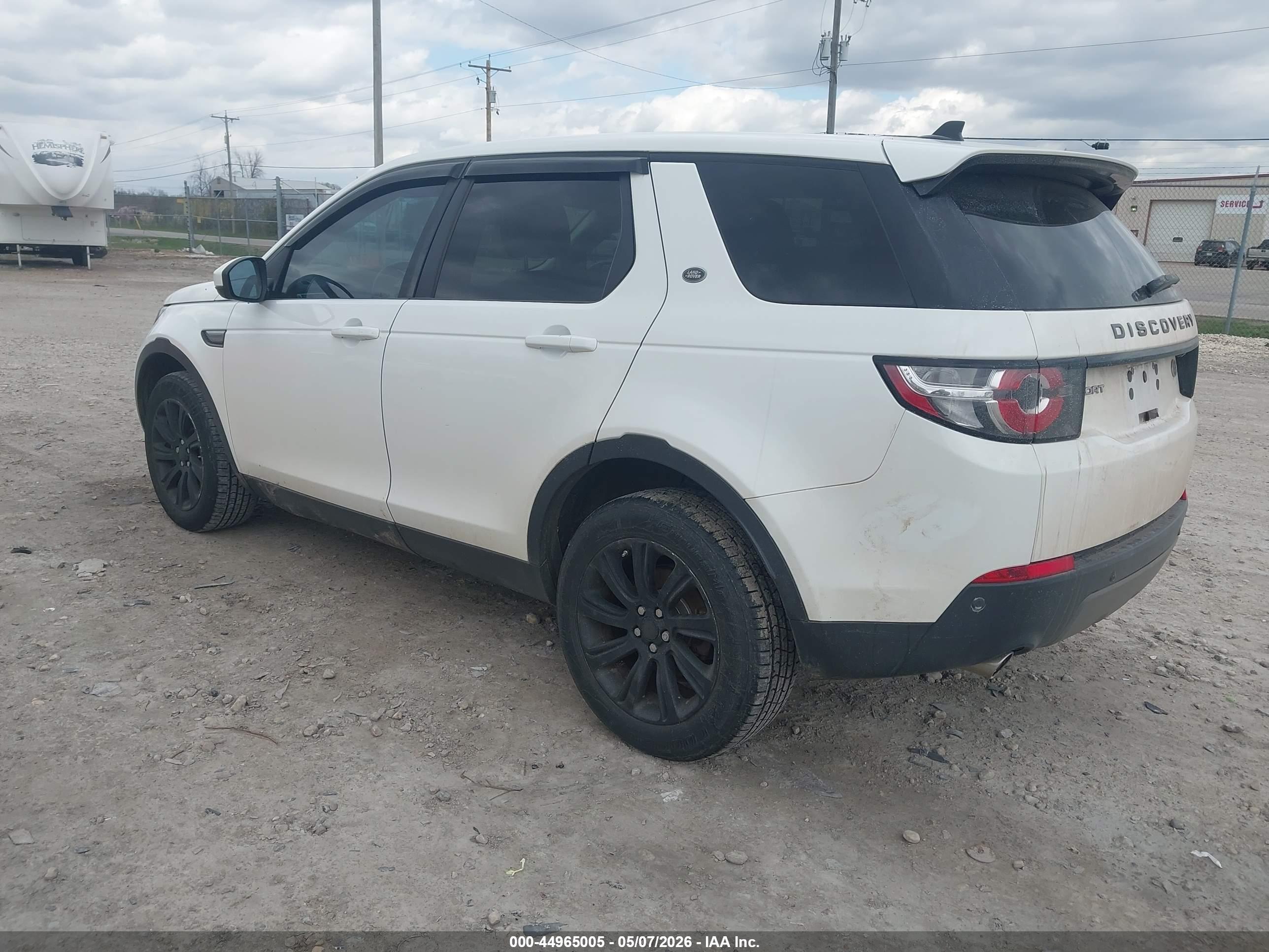 LAND ROVER image 3