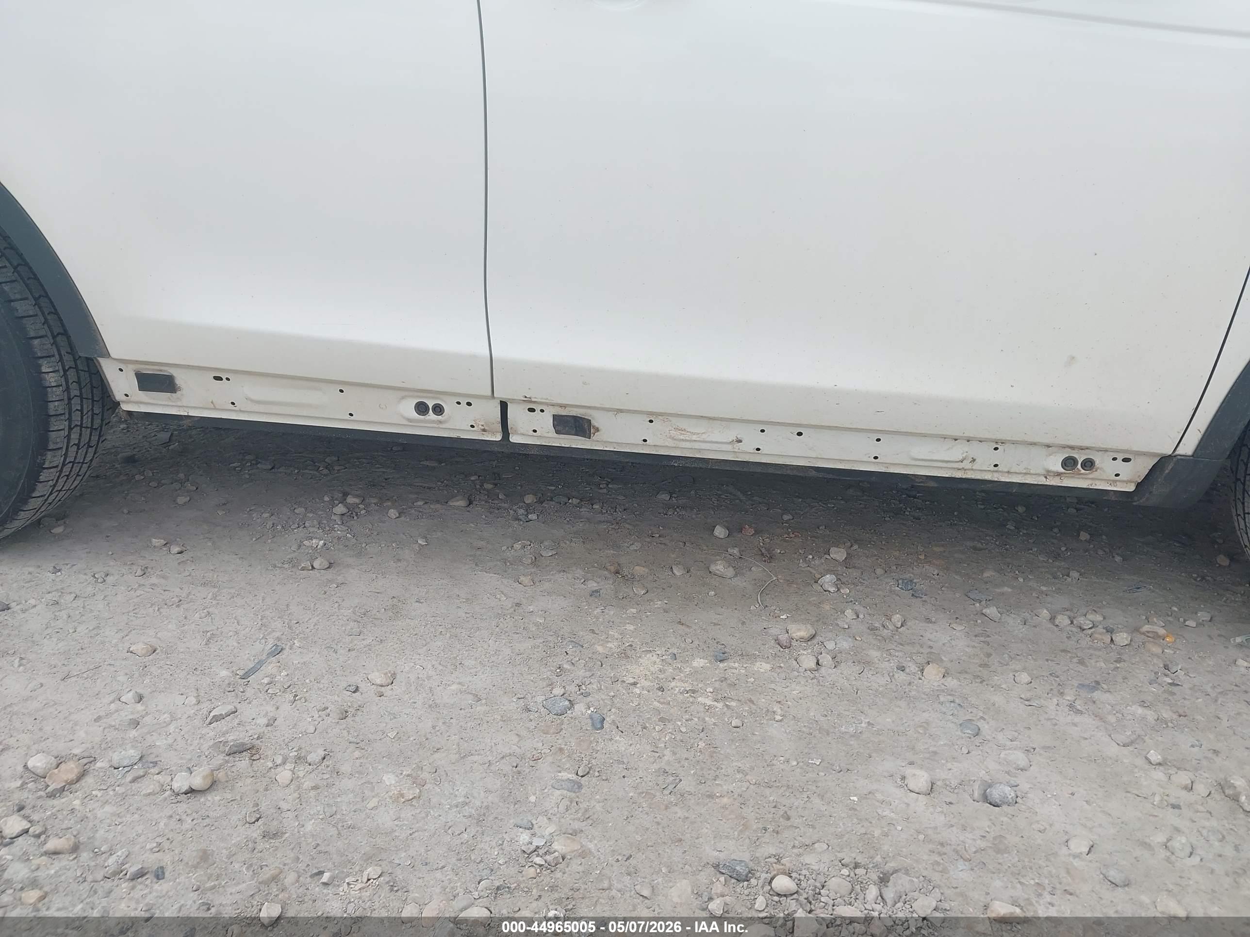 LAND ROVER image 6