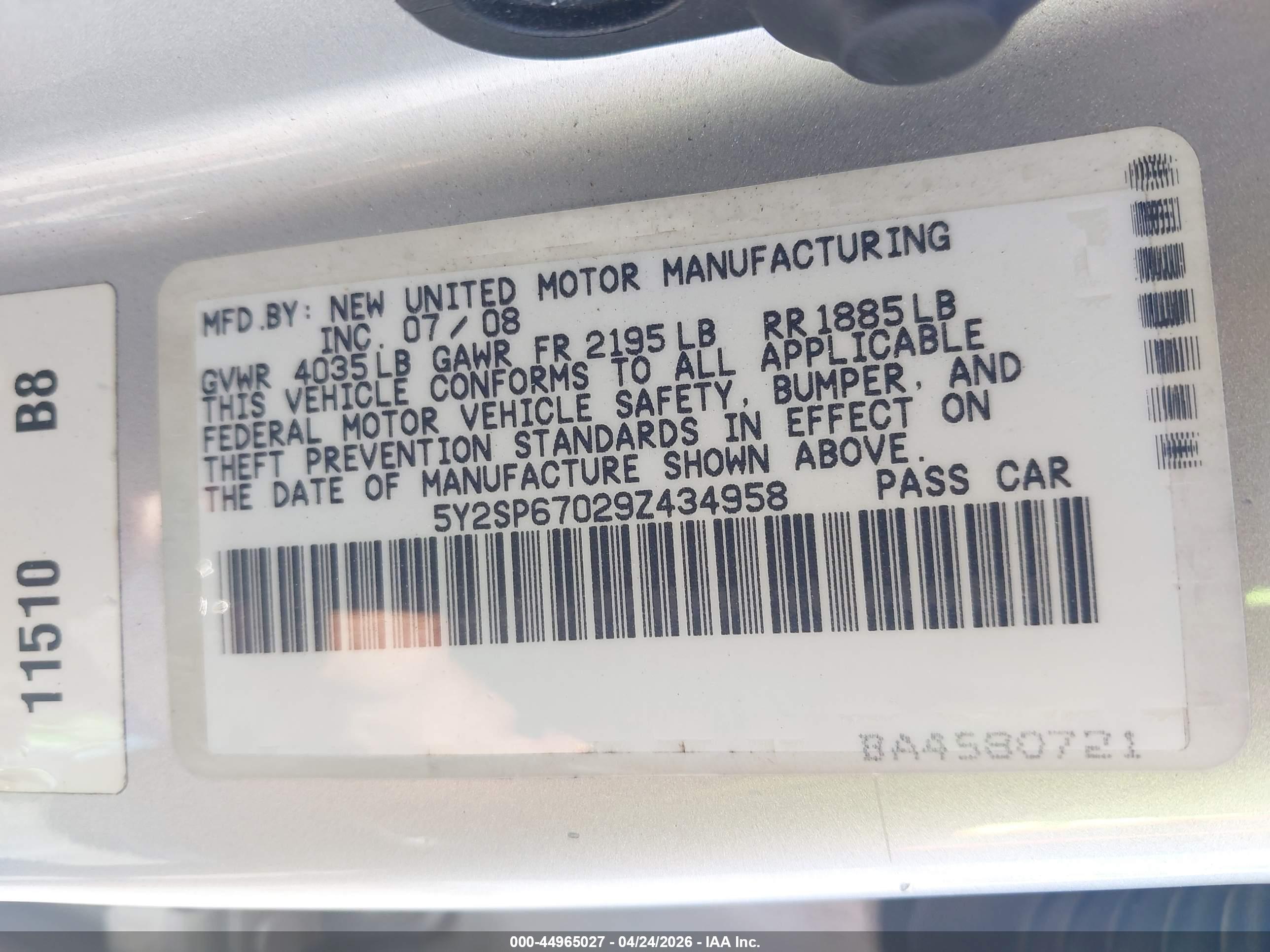 PONTIAC VIBE image 9