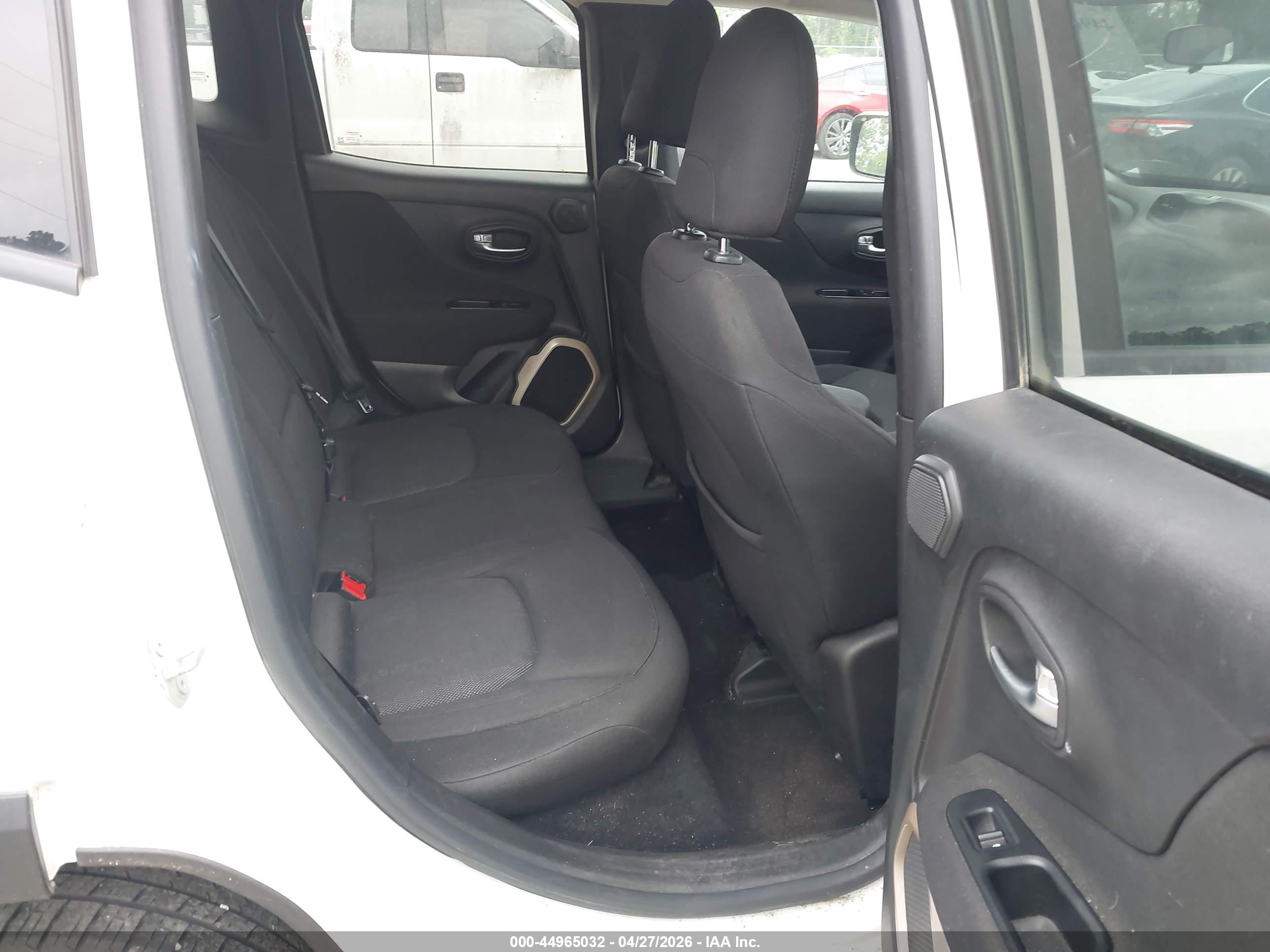 JEEP RENEGADE image 8