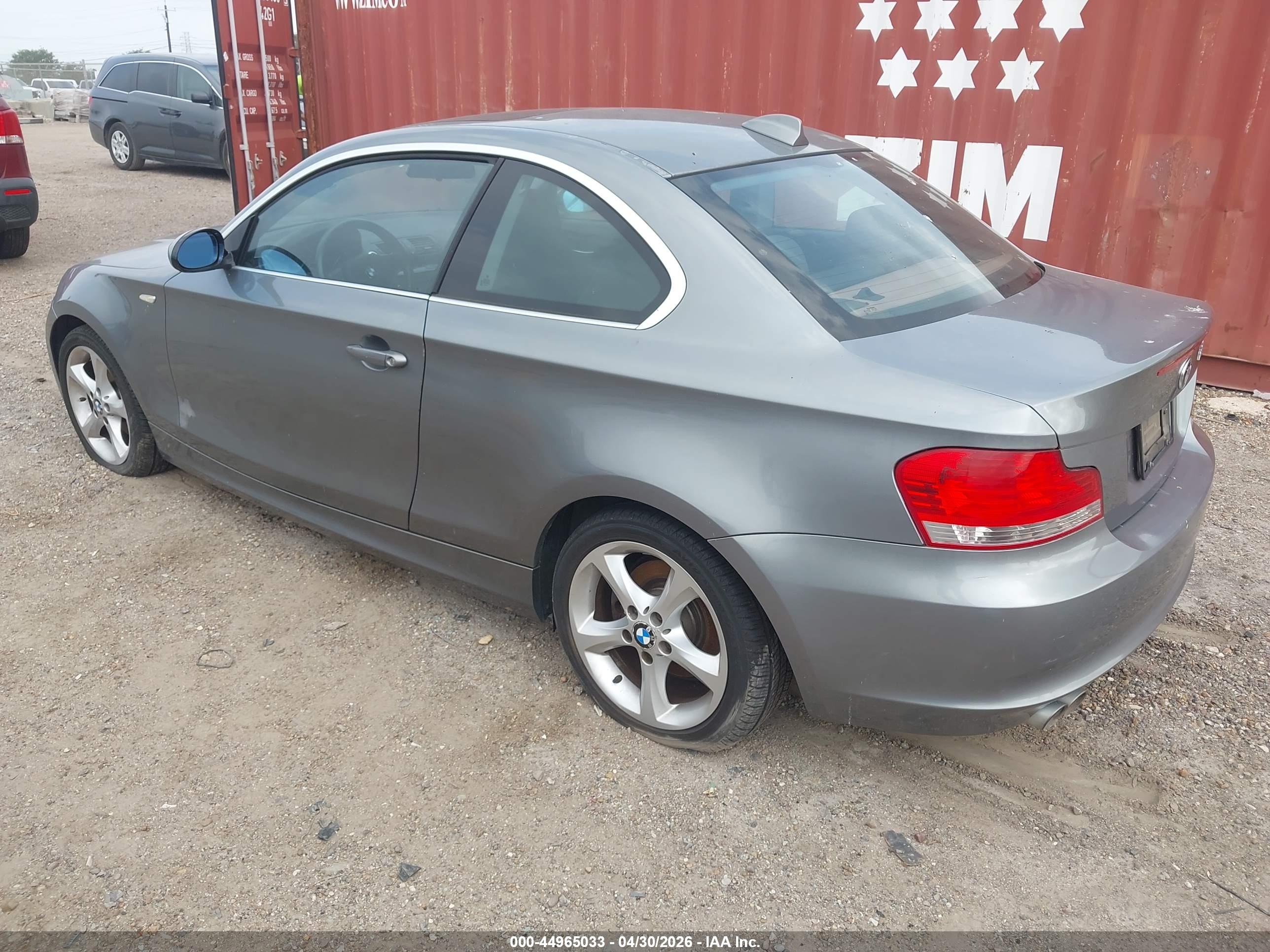 BMW 128I image 3