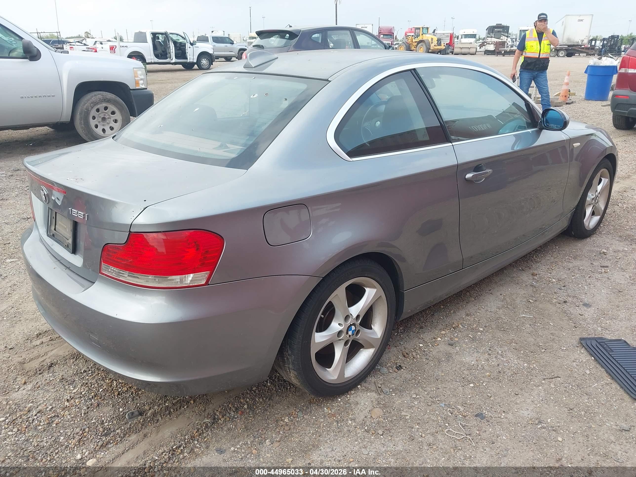 BMW 128I image 4