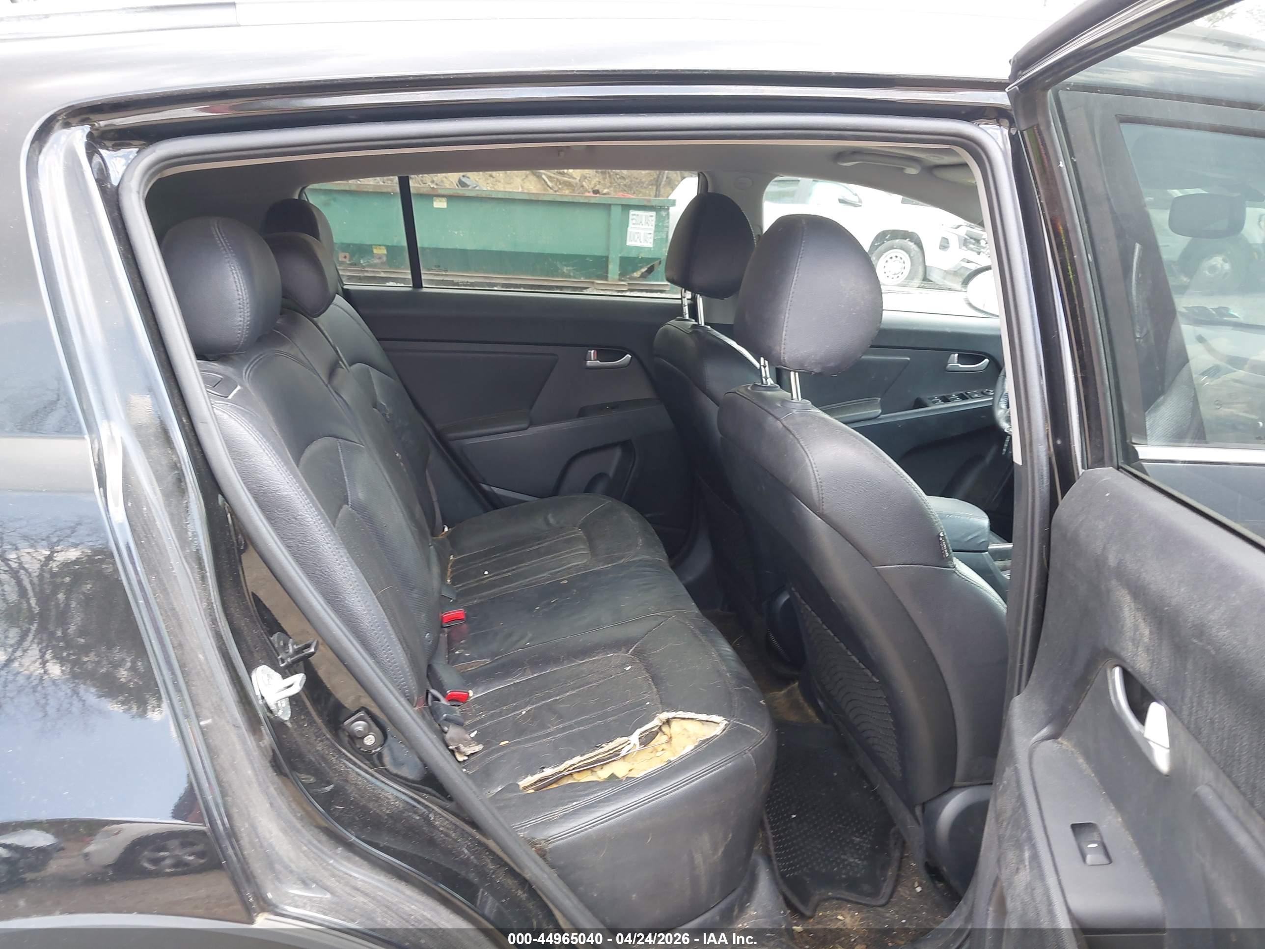 KIA SPORTAGE image 8