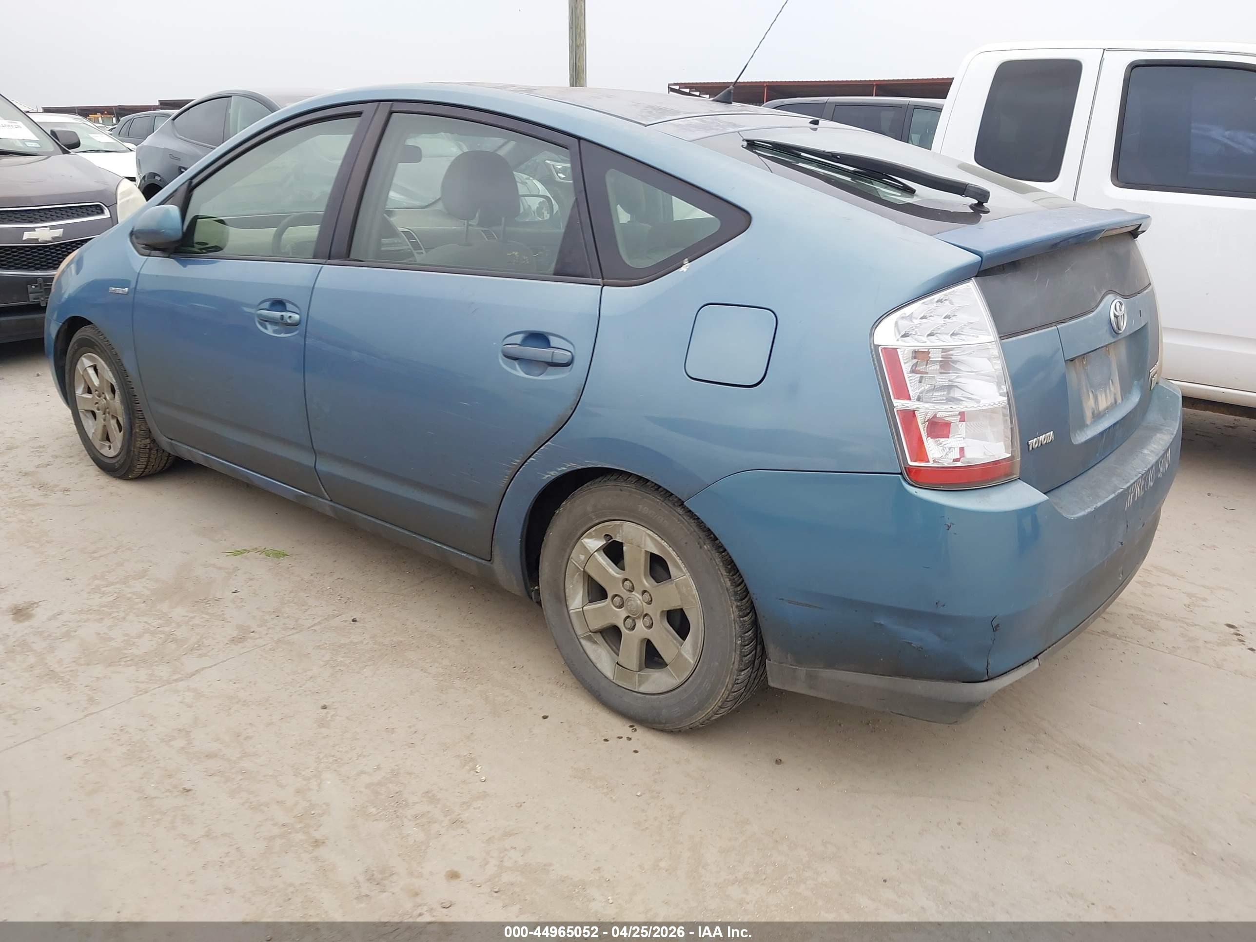 TOYOTA PRIUS image 3