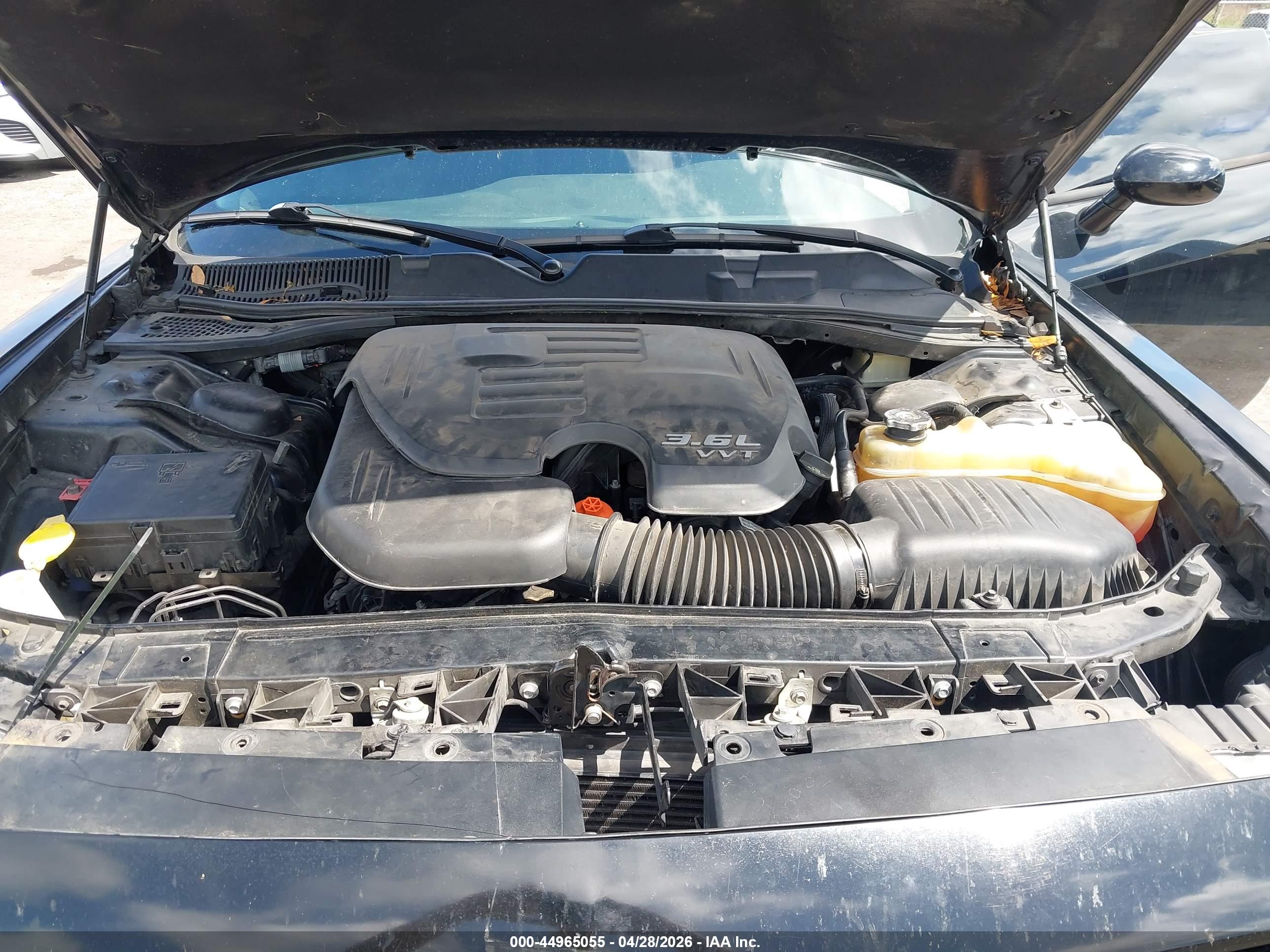 DODGE CHALLENGER image 10