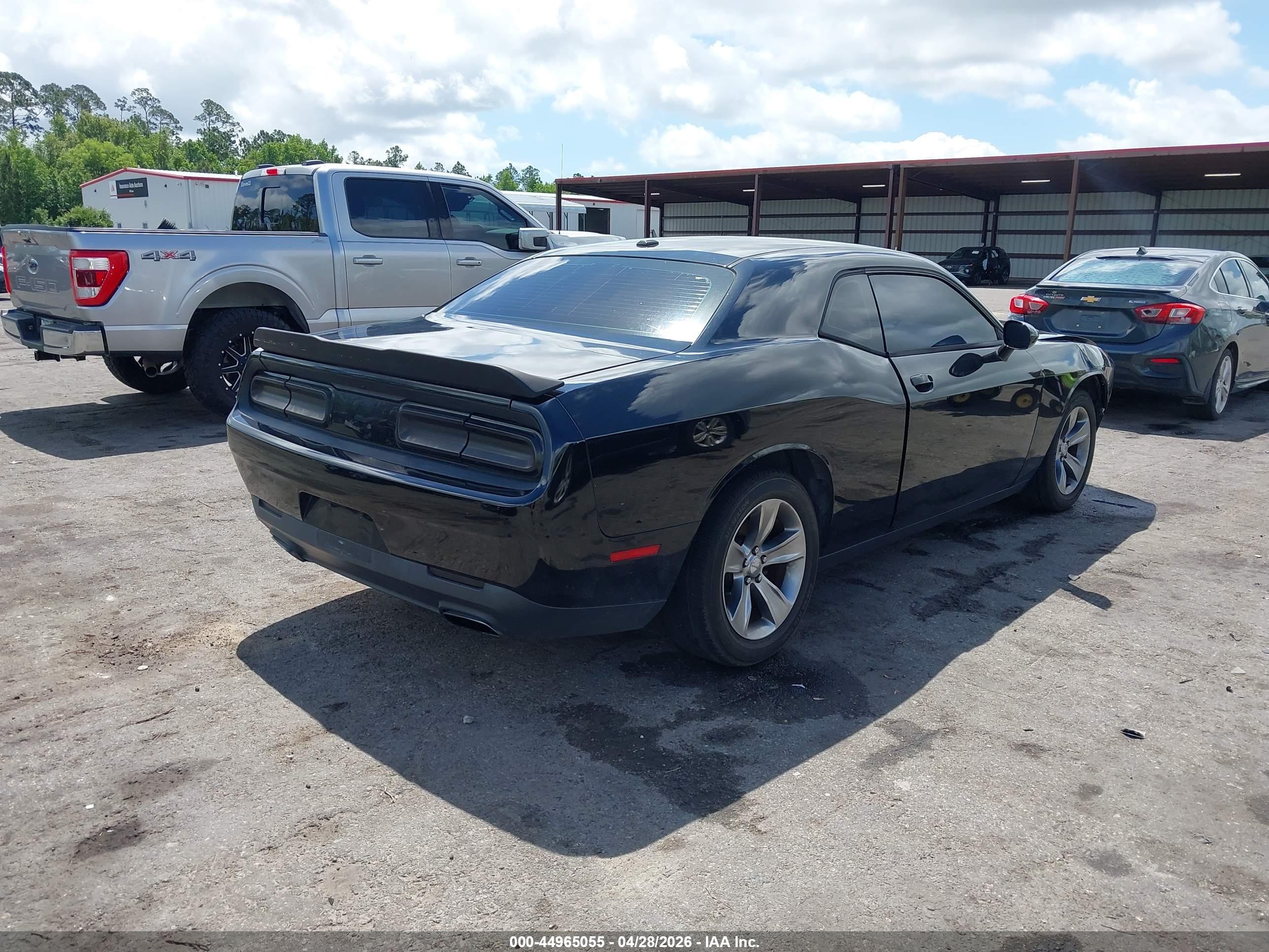 DODGE CHALLENGER image 4