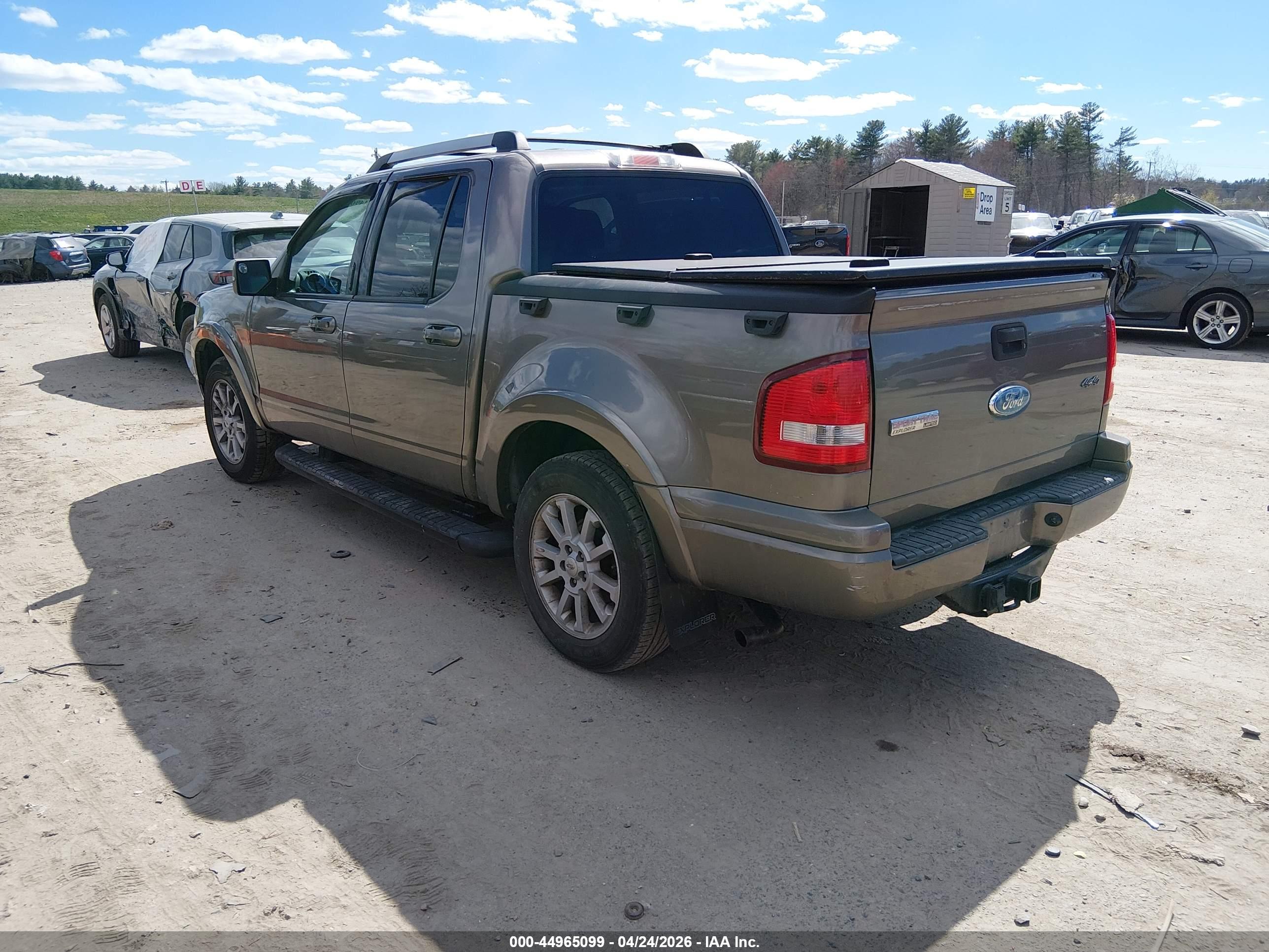FORD EXPLORER image 3