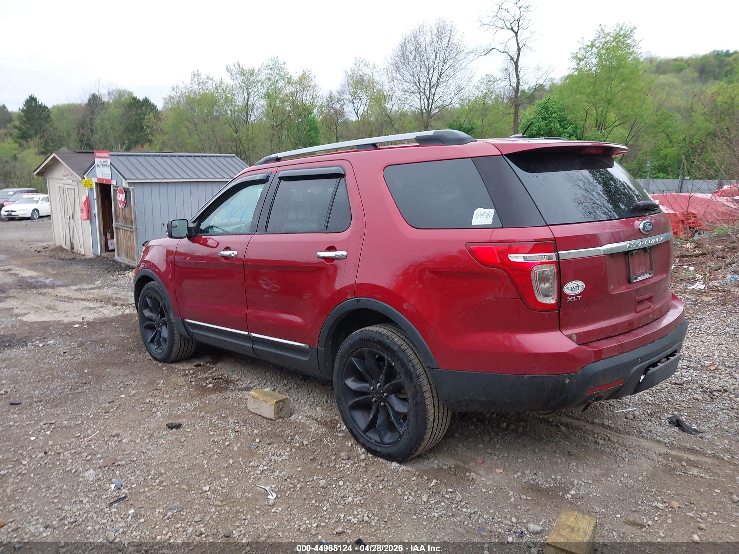 FORD EXPLORER image 3