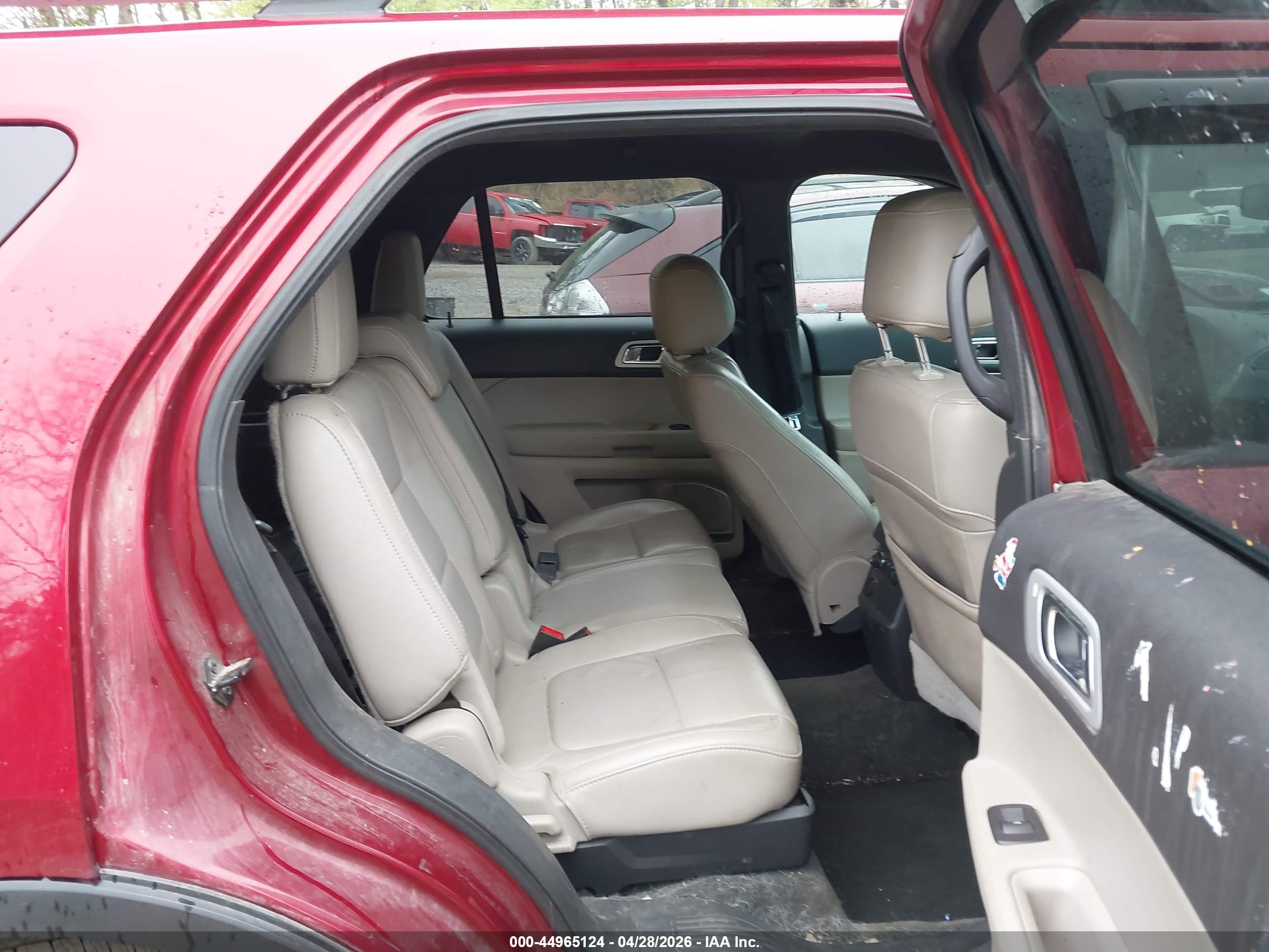 FORD EXPLORER image 8