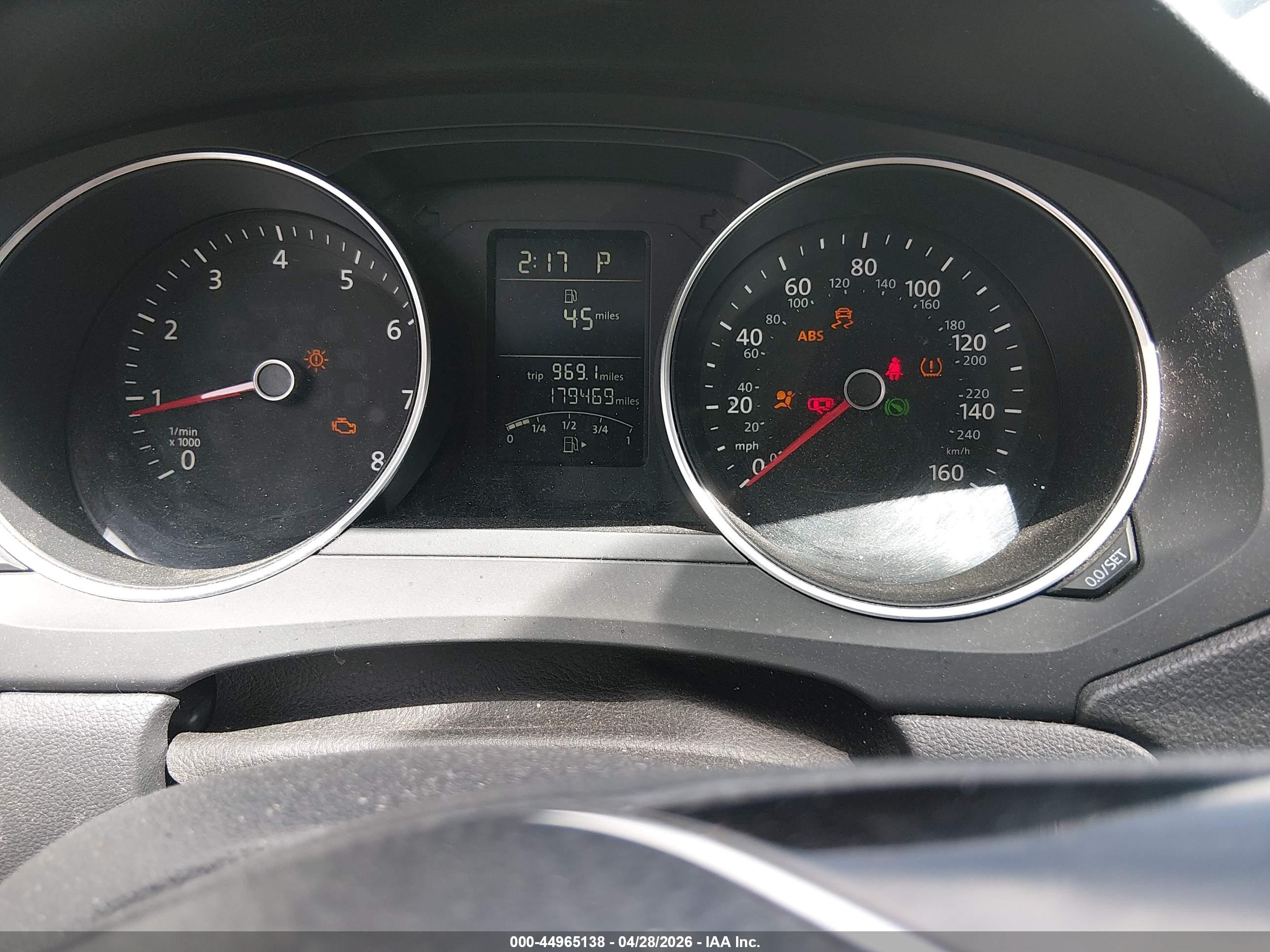 VOLKSWAGEN JETTA image 7
