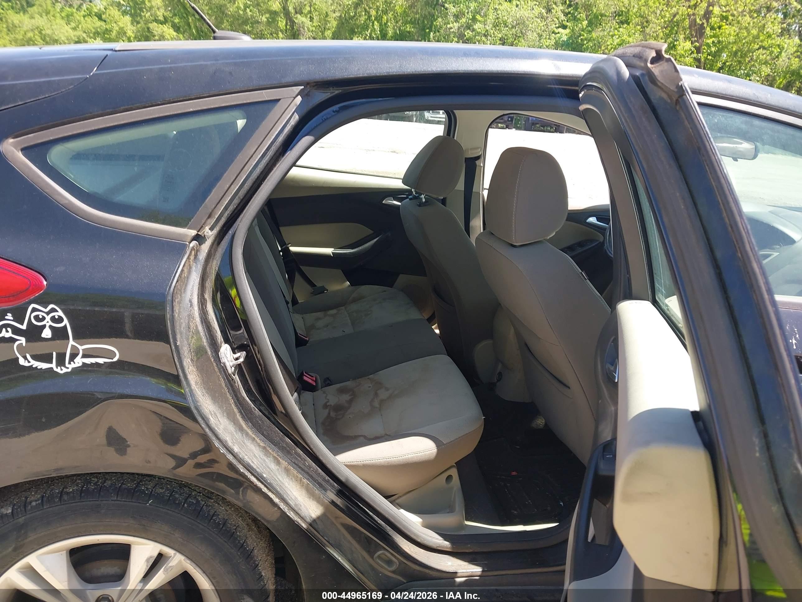 FORD FOCUS image 8