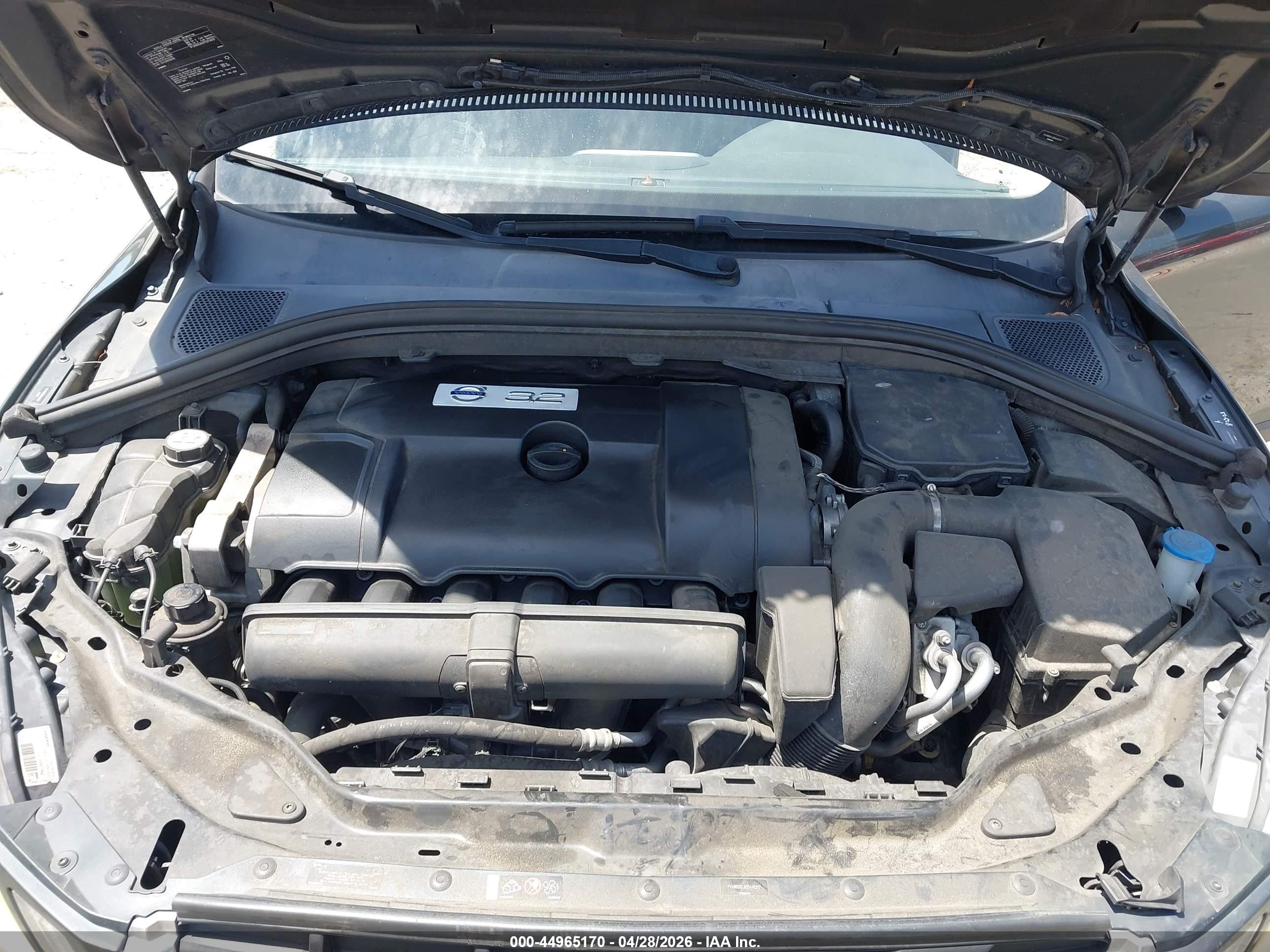 VOLVO XC60 image 10
