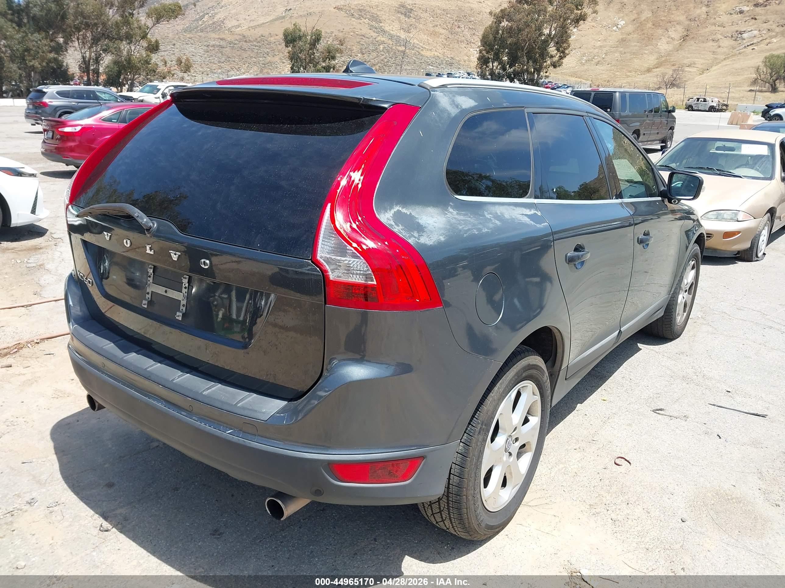 VOLVO XC60 image 4