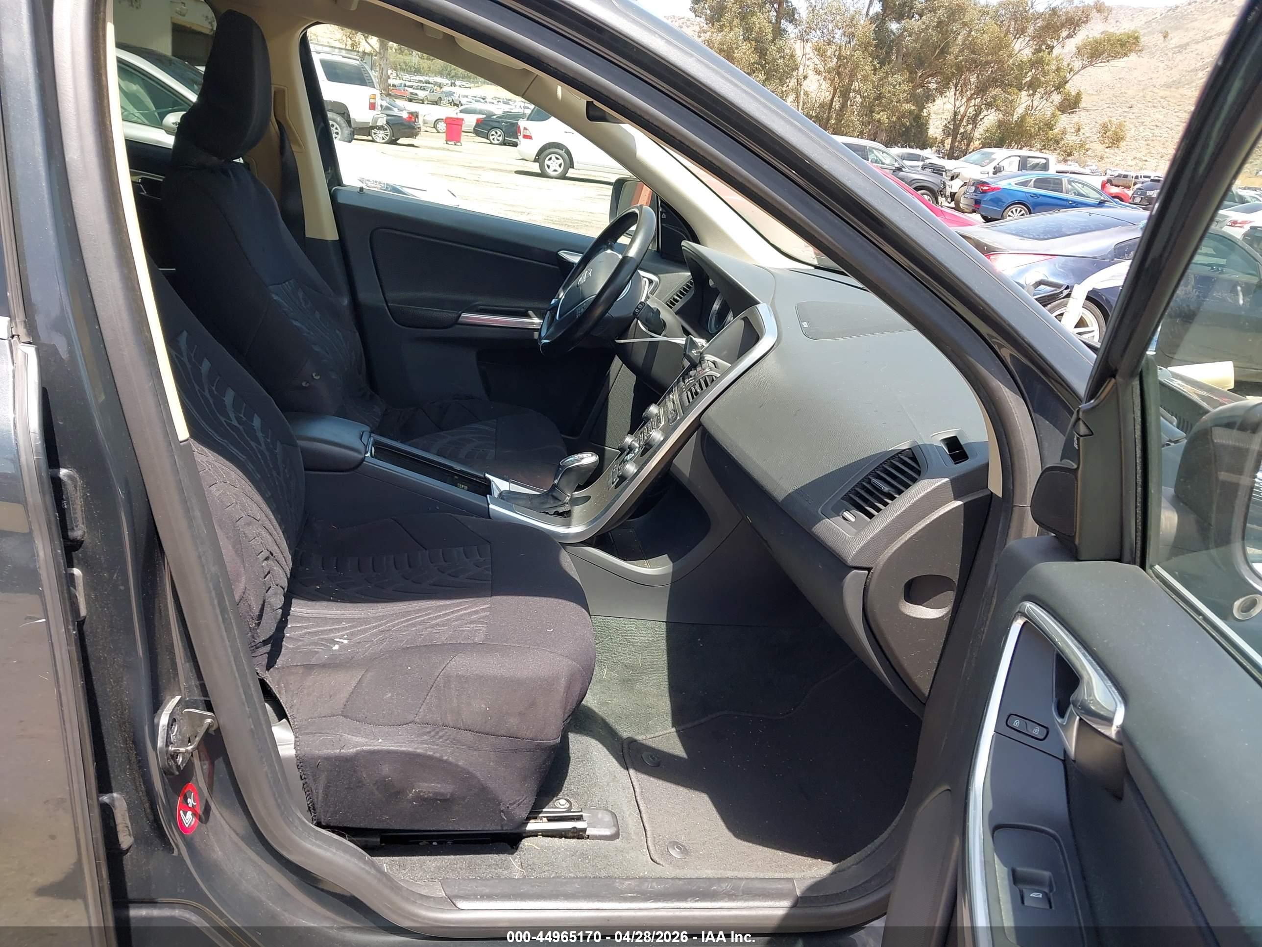 VOLVO XC60 image 5