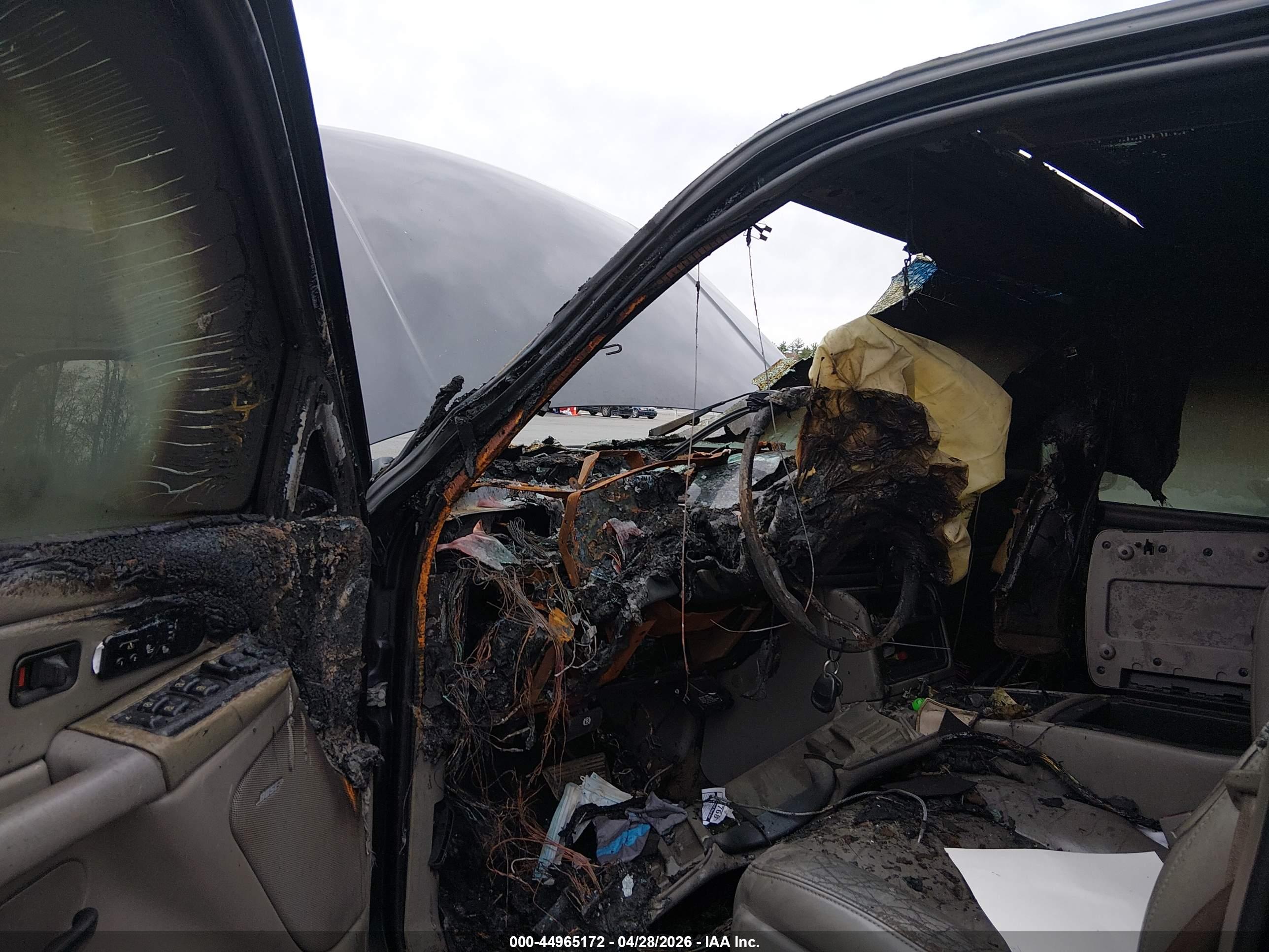 GMC YUKON image 6
