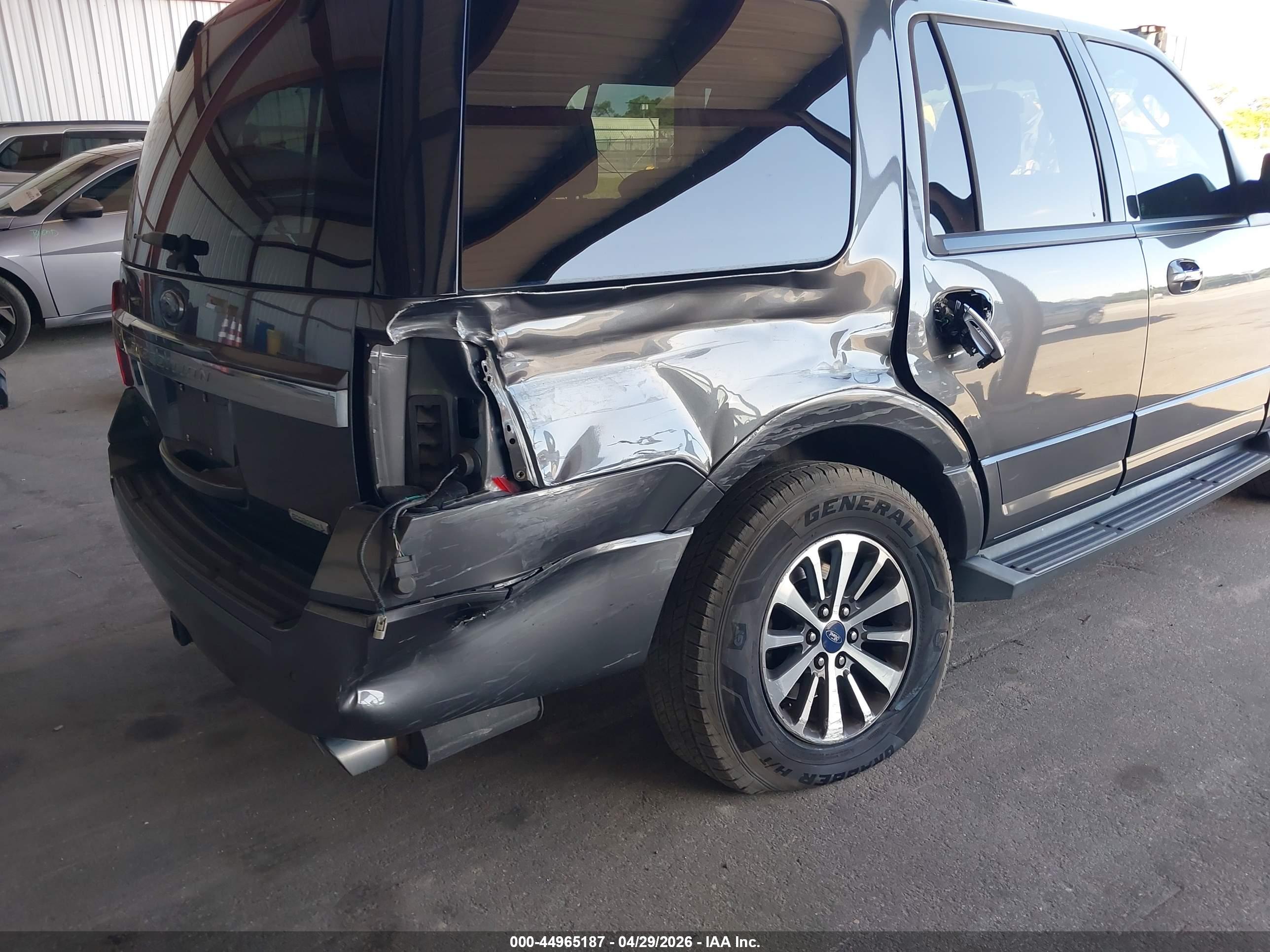 FORD EXPEDITION image 6