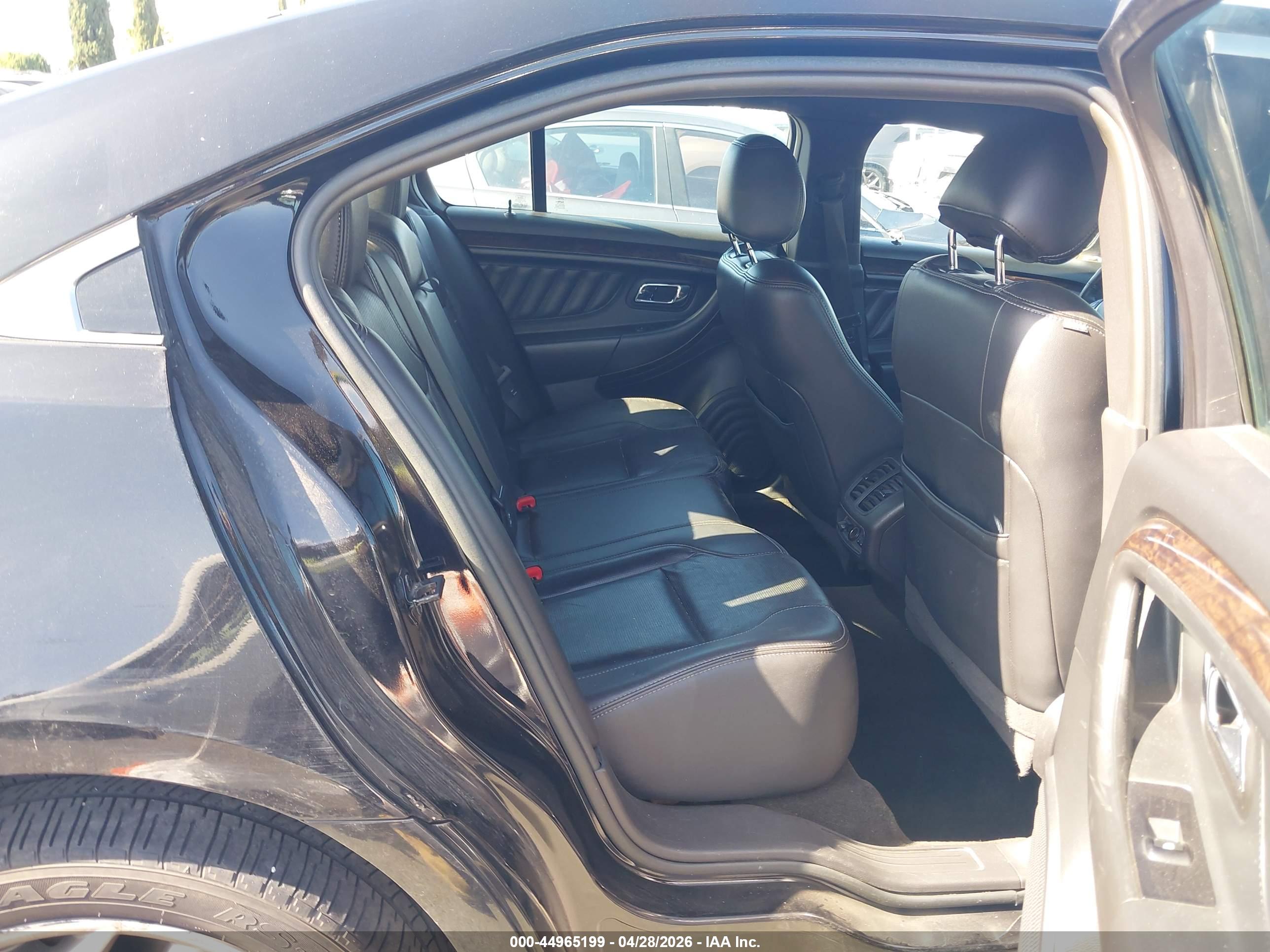 FORD TAURUS image 8