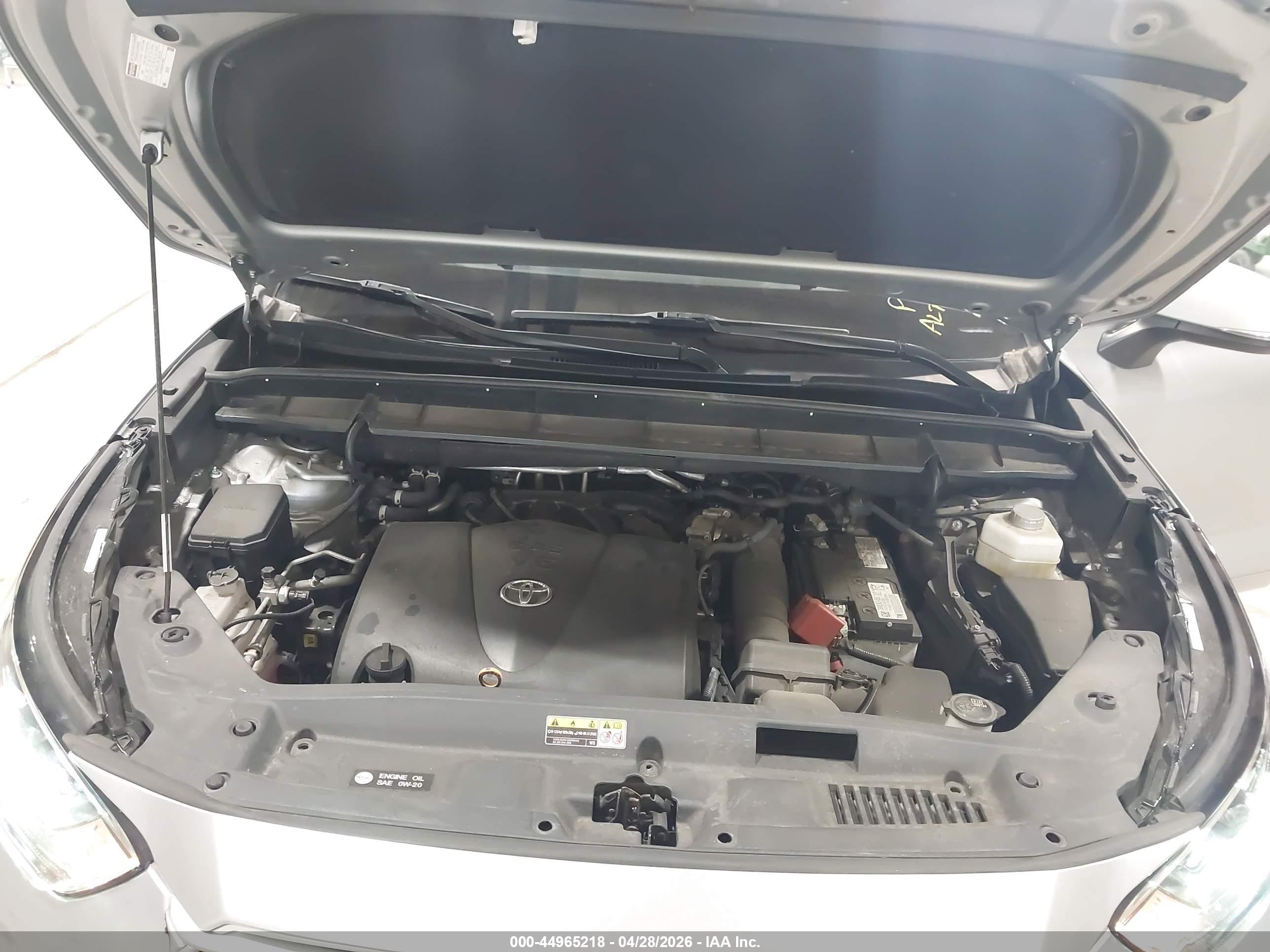 TOYOTA HIGHLANDER image 10