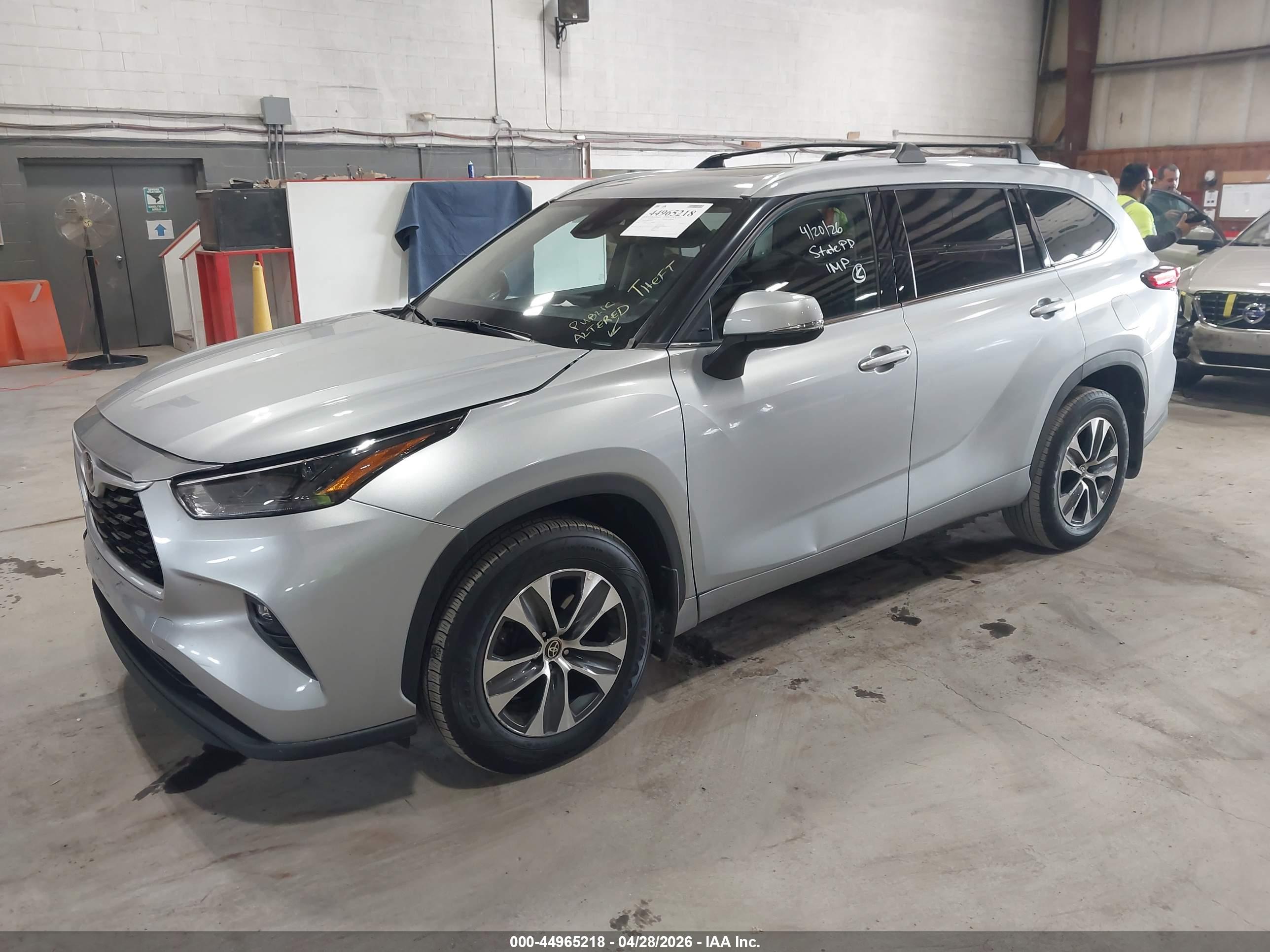 TOYOTA HIGHLANDER image 2