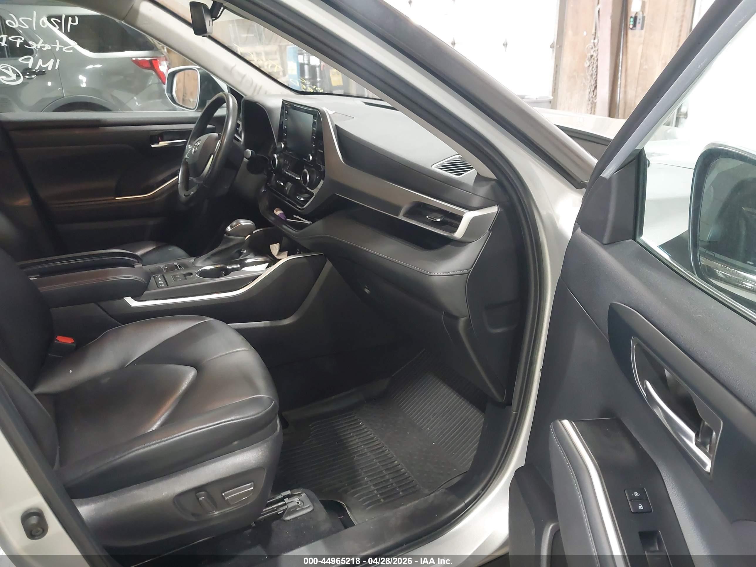 TOYOTA HIGHLANDER image 5