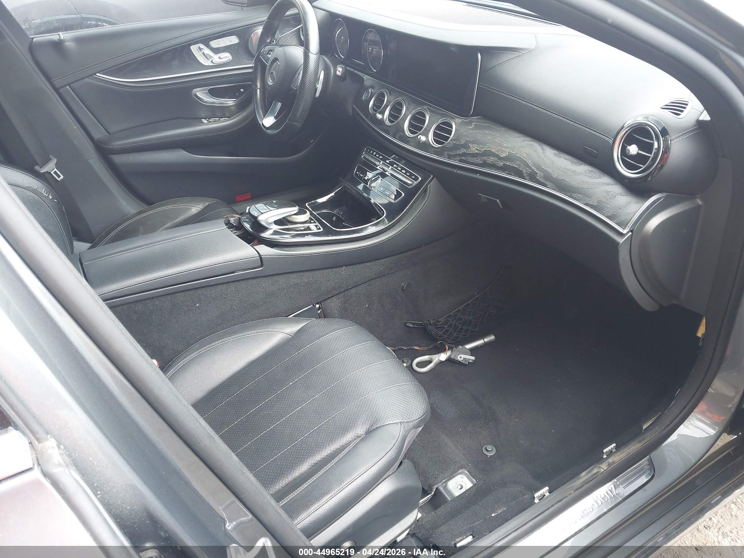MERCEDES-BENZ E image 5
