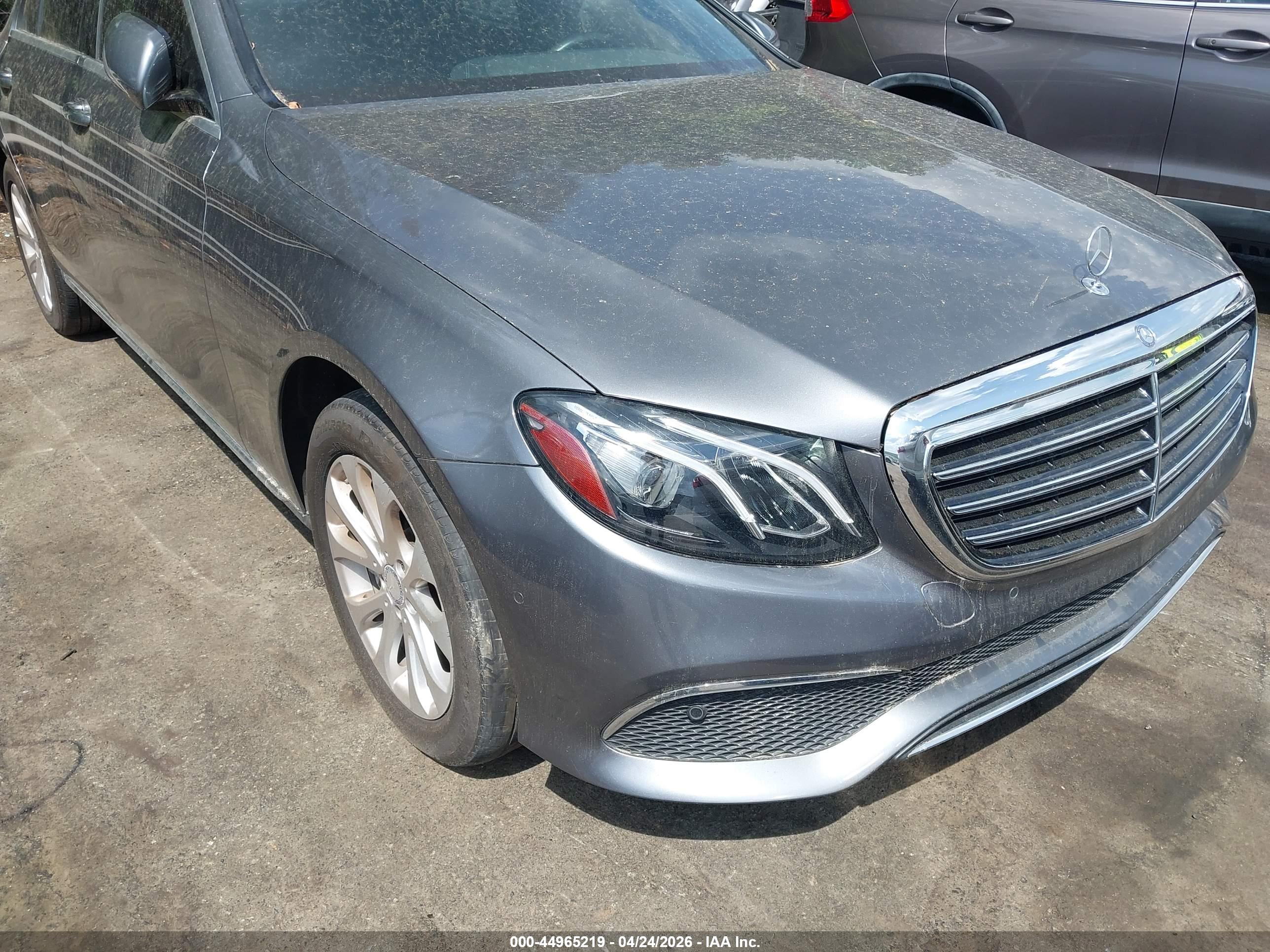 MERCEDES-BENZ E image 6