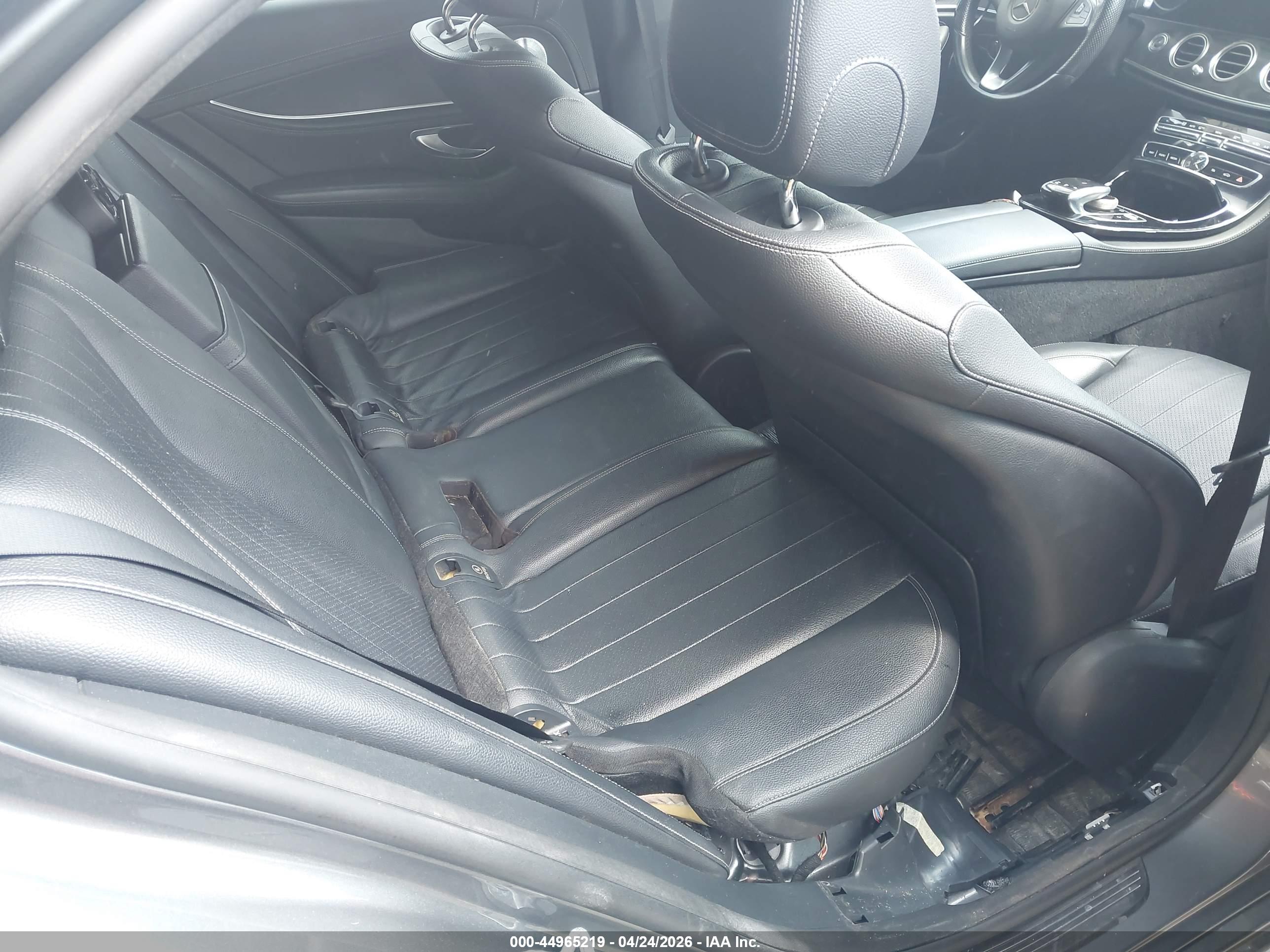 MERCEDES-BENZ E image 8