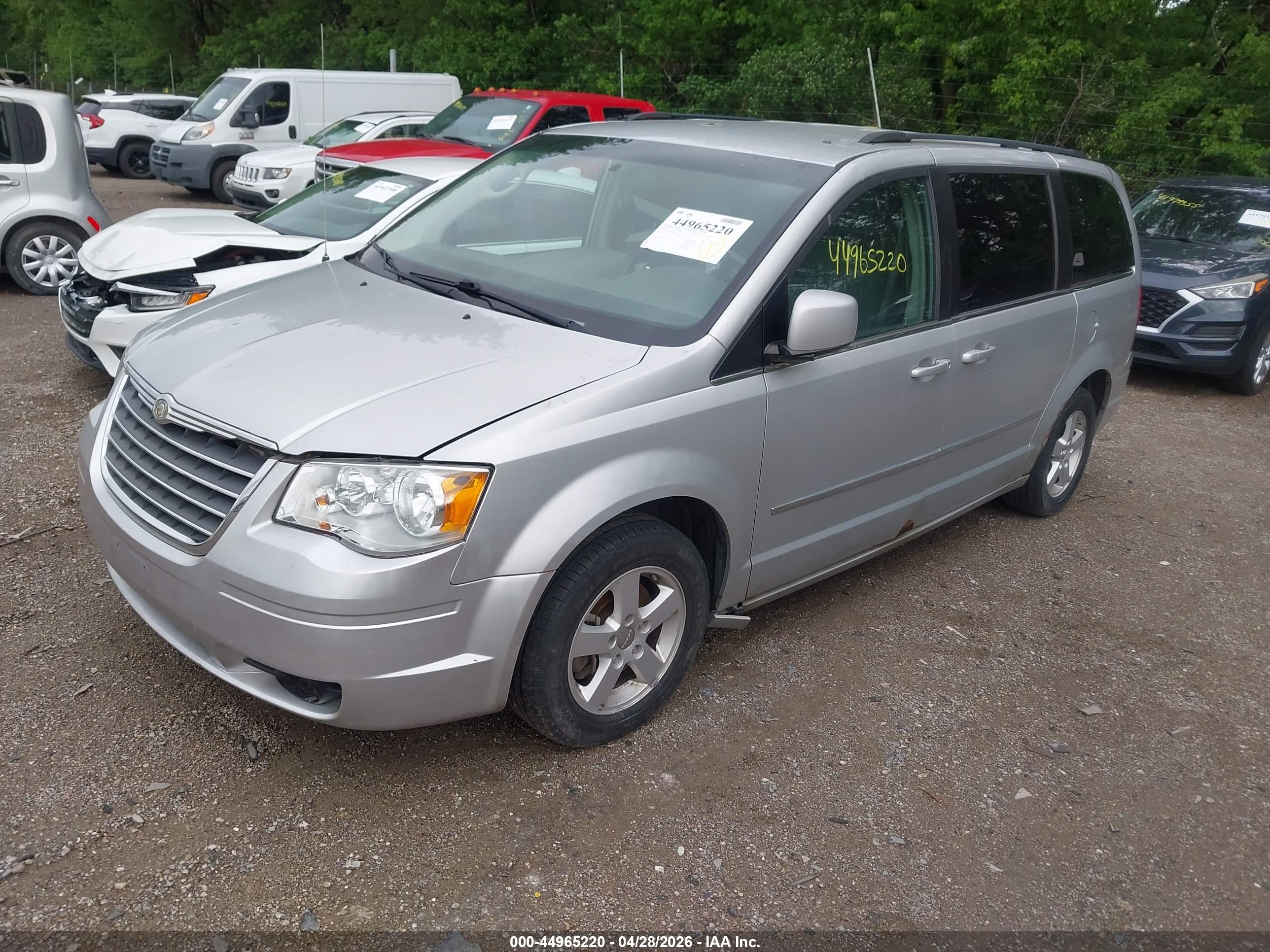 CHRYSLER TOWN image 2