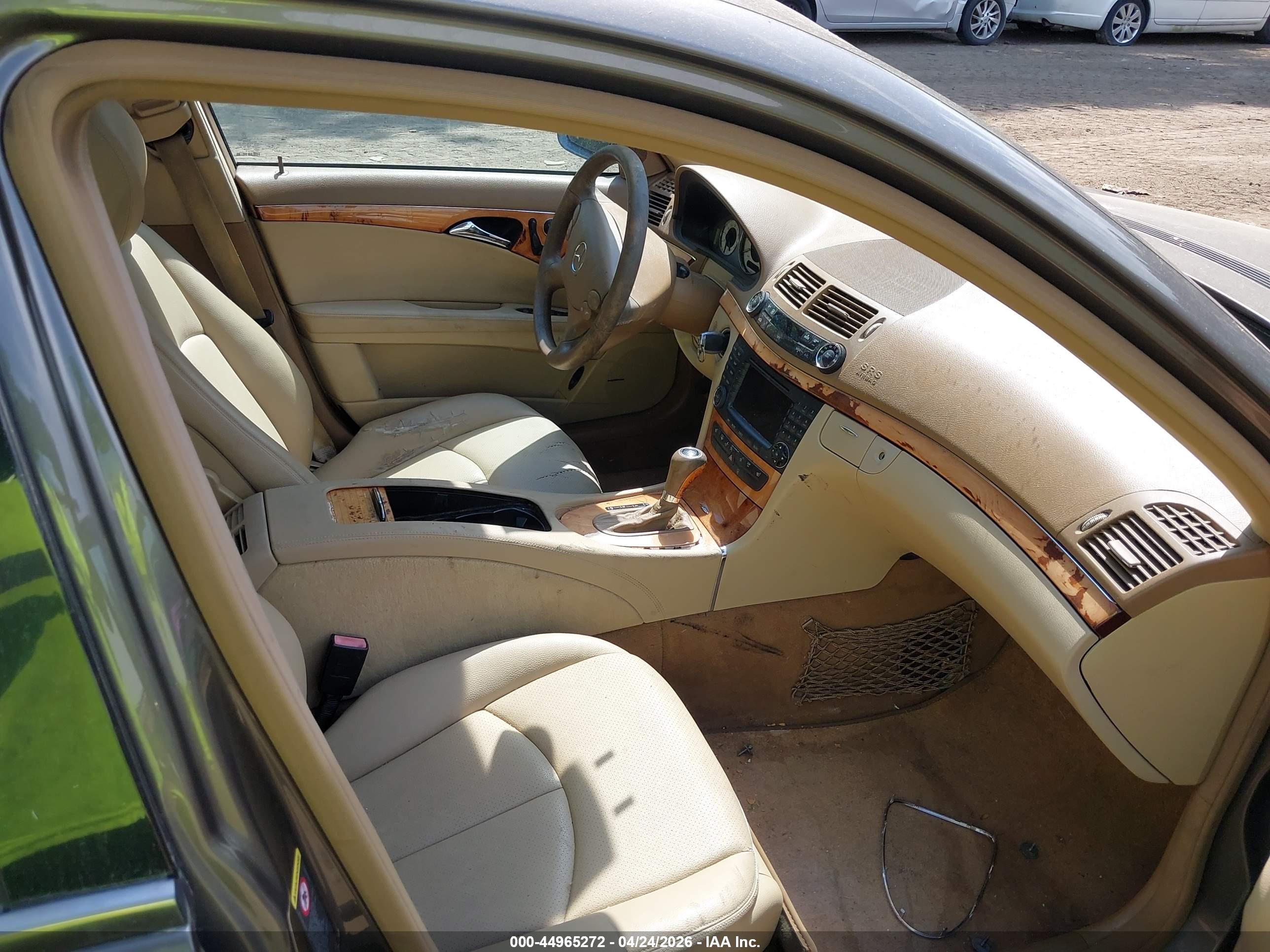 MERCEDES-BENZ E image 5