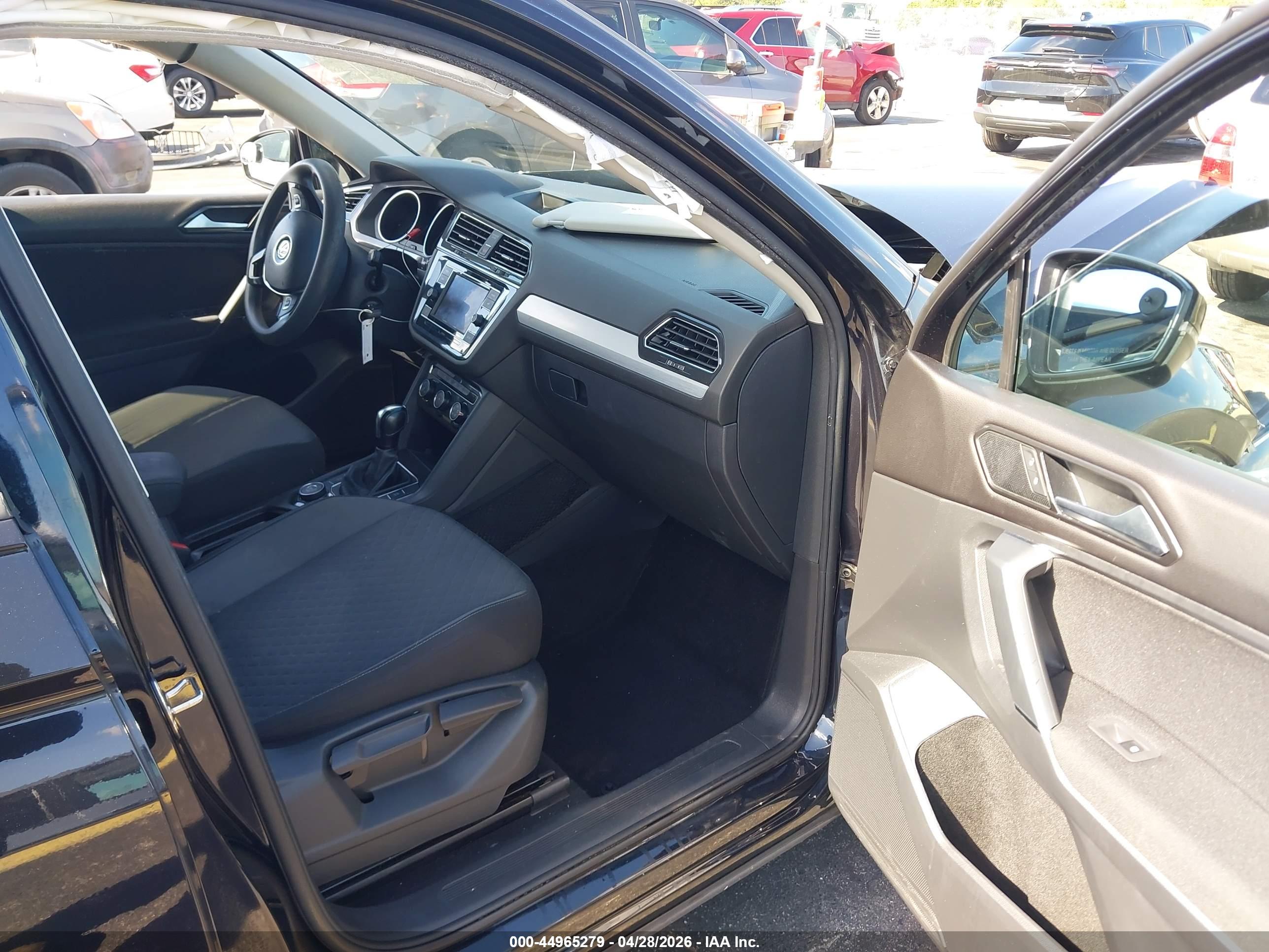 VOLKSWAGEN TIGUAN image 5