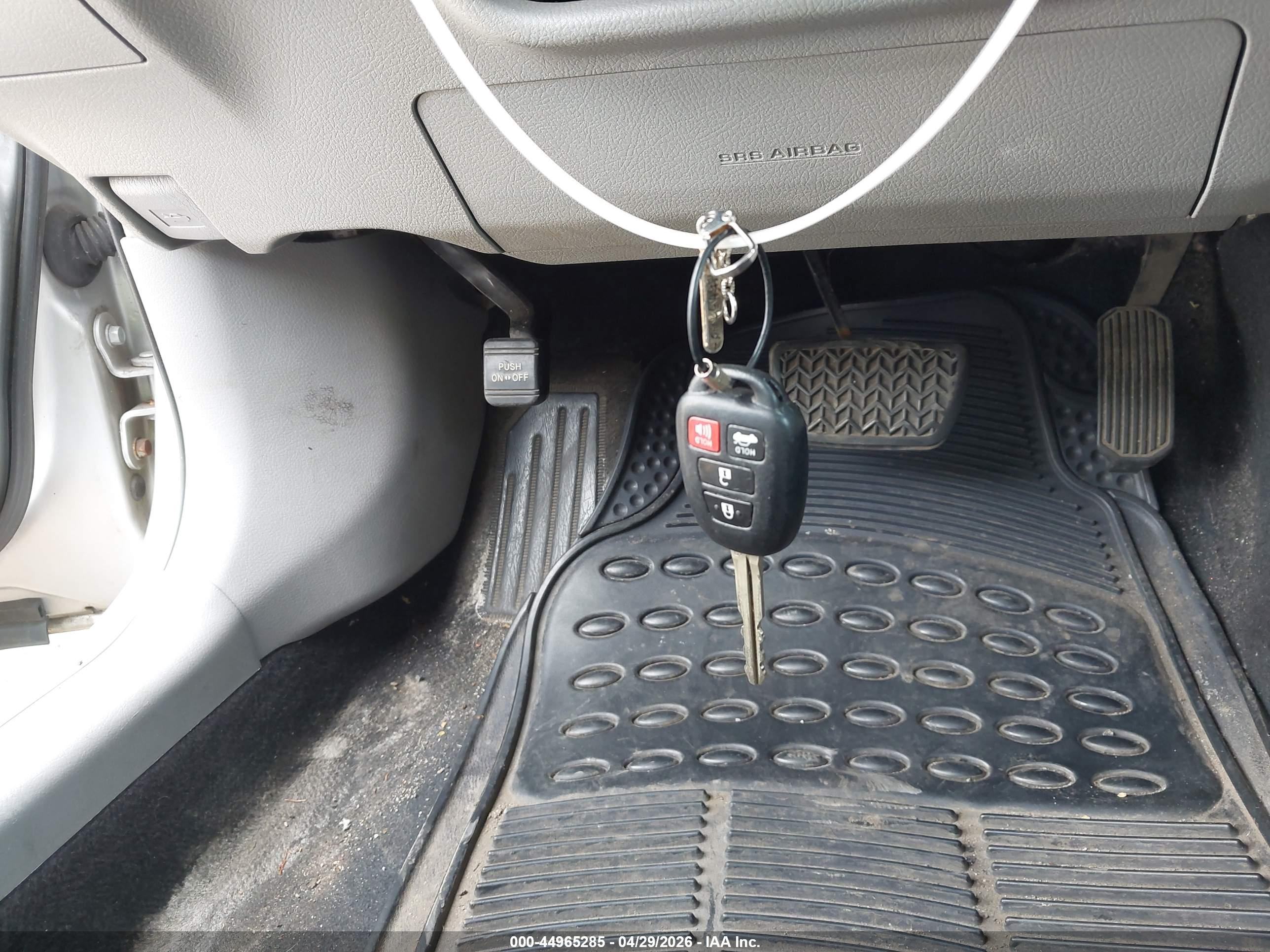 TOYOTA CAMRY image 11