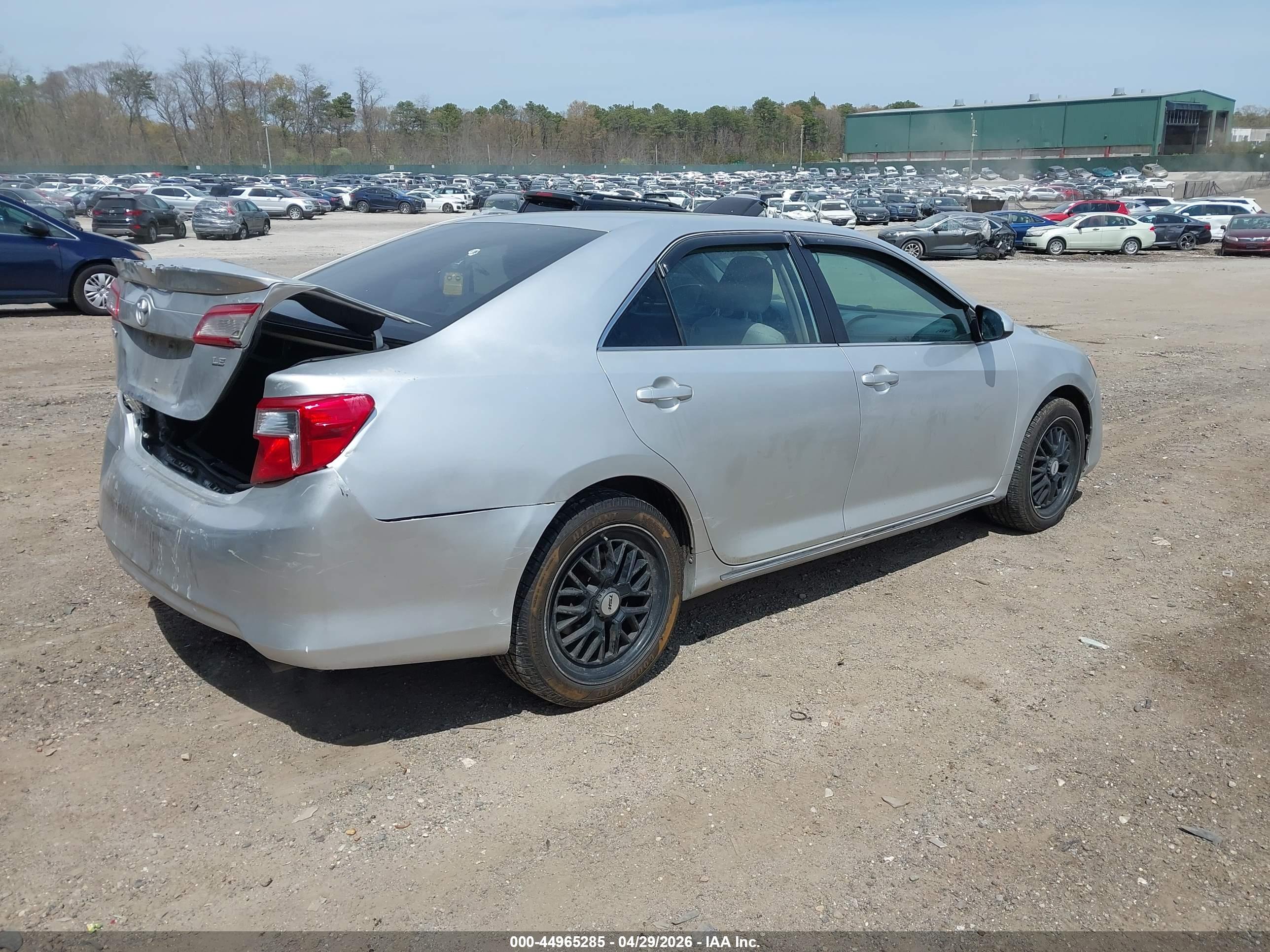 TOYOTA CAMRY image 4