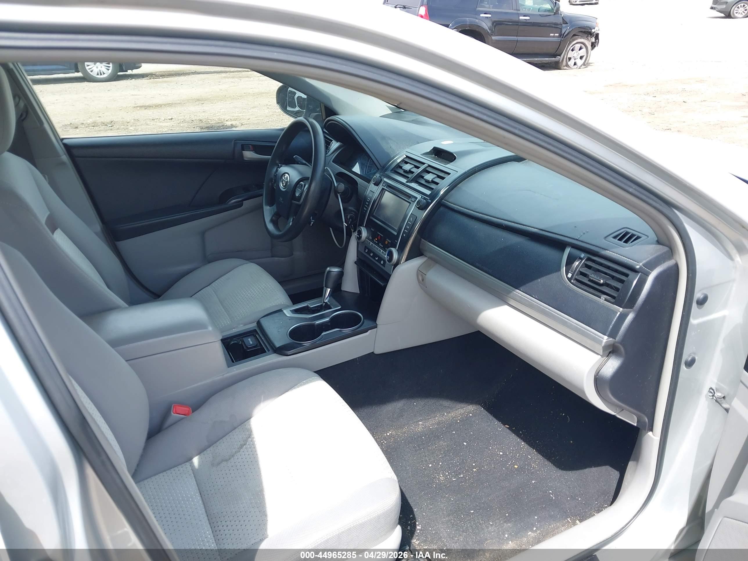 TOYOTA CAMRY image 5
