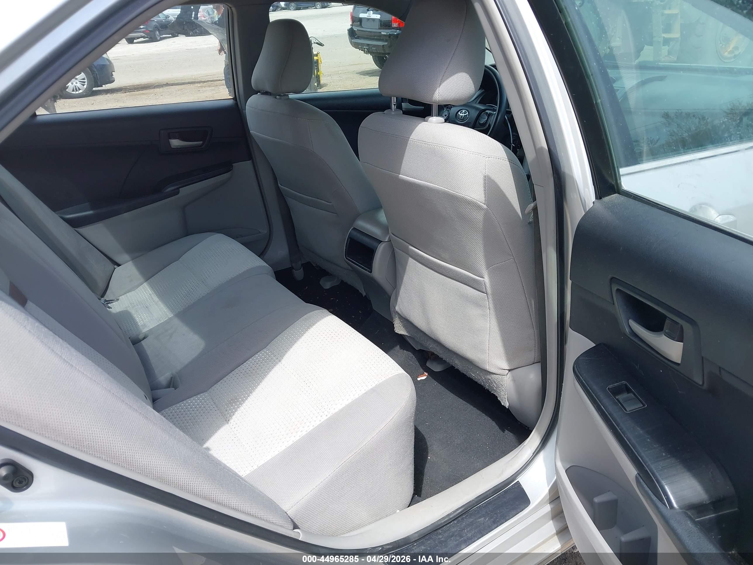 TOYOTA CAMRY image 8
