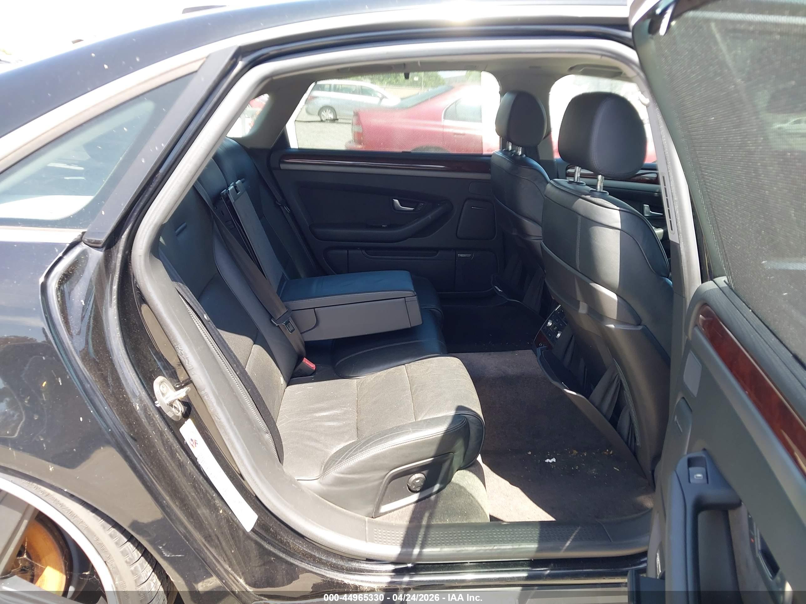 AUDI A8 image 8