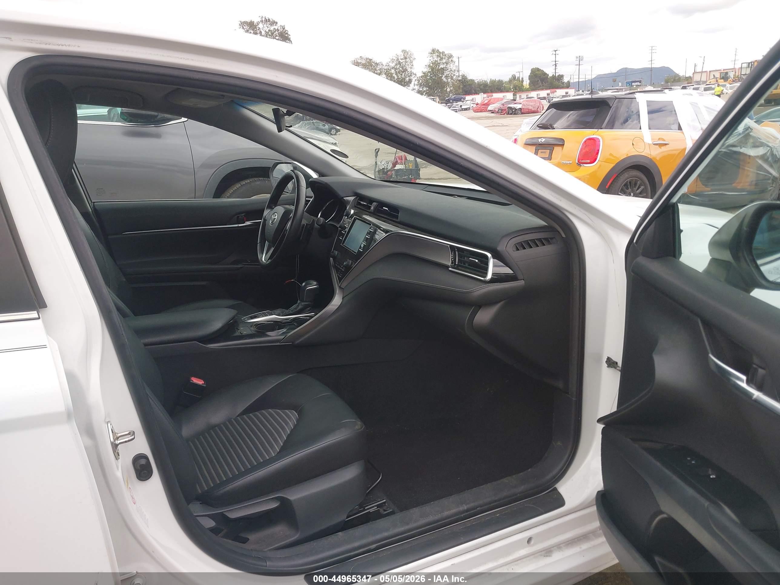 TOYOTA CAMRY image 5