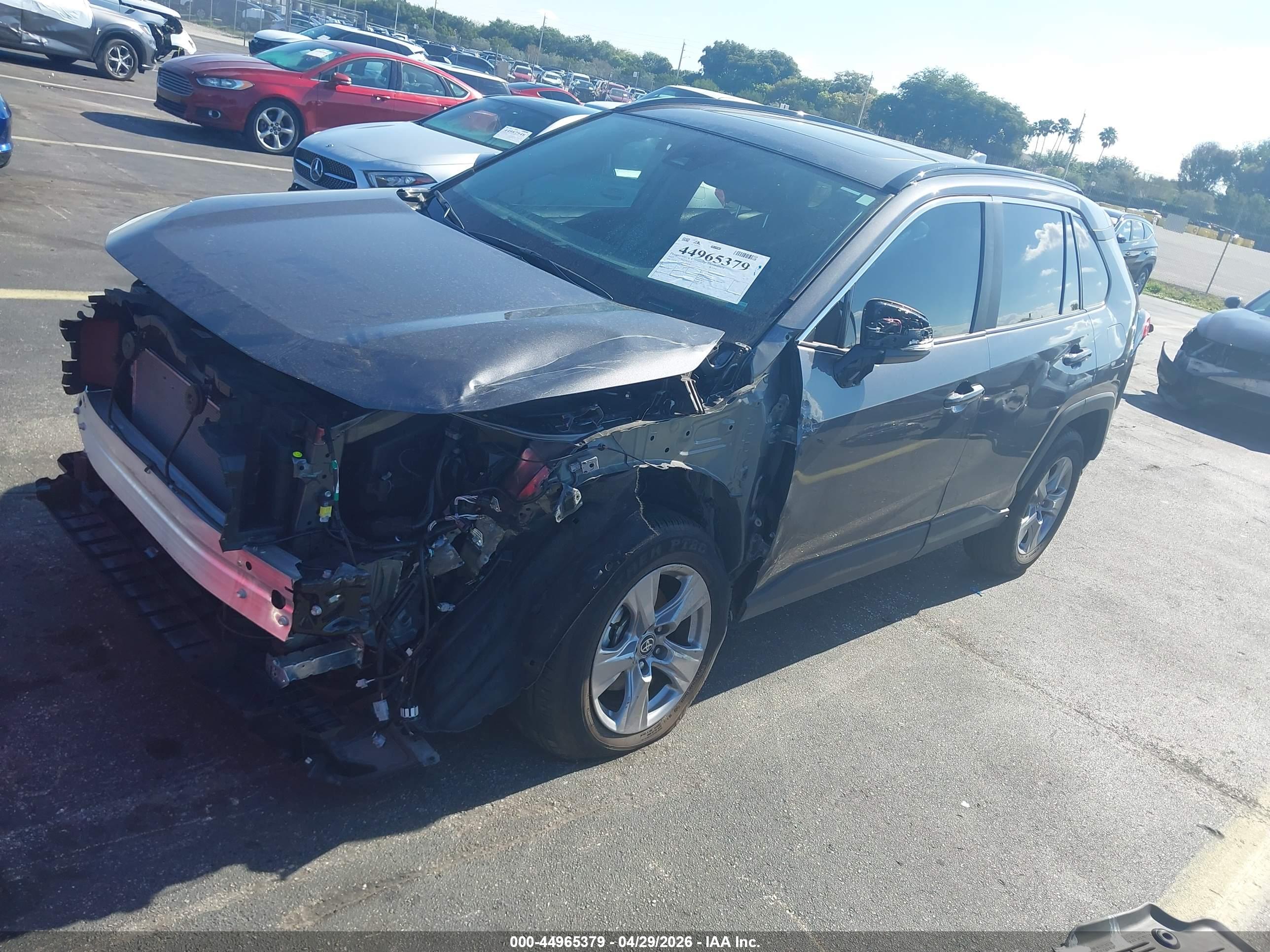 TOYOTA RAV4 image 2