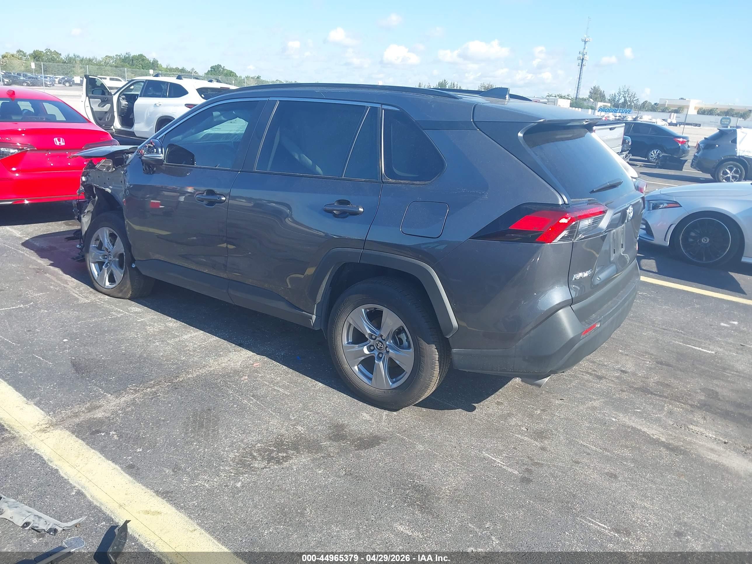 TOYOTA RAV4 image 3