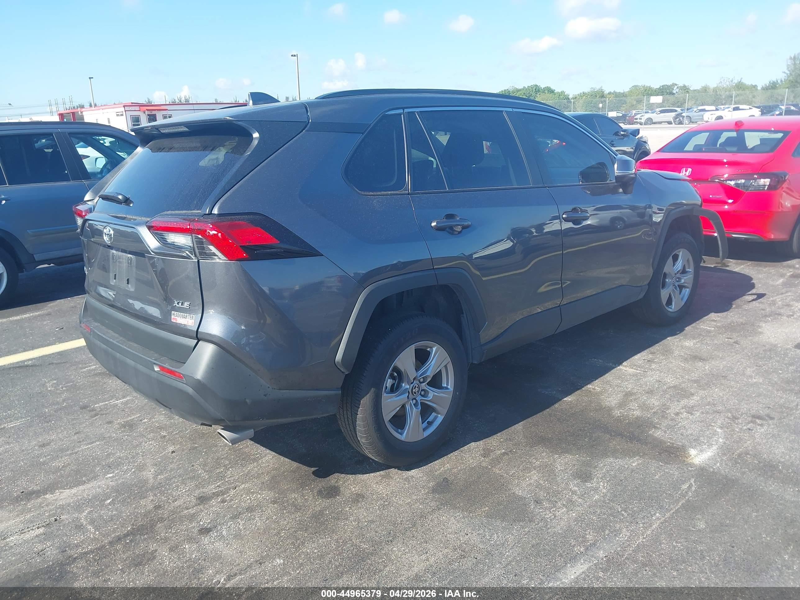 TOYOTA RAV4 image 4