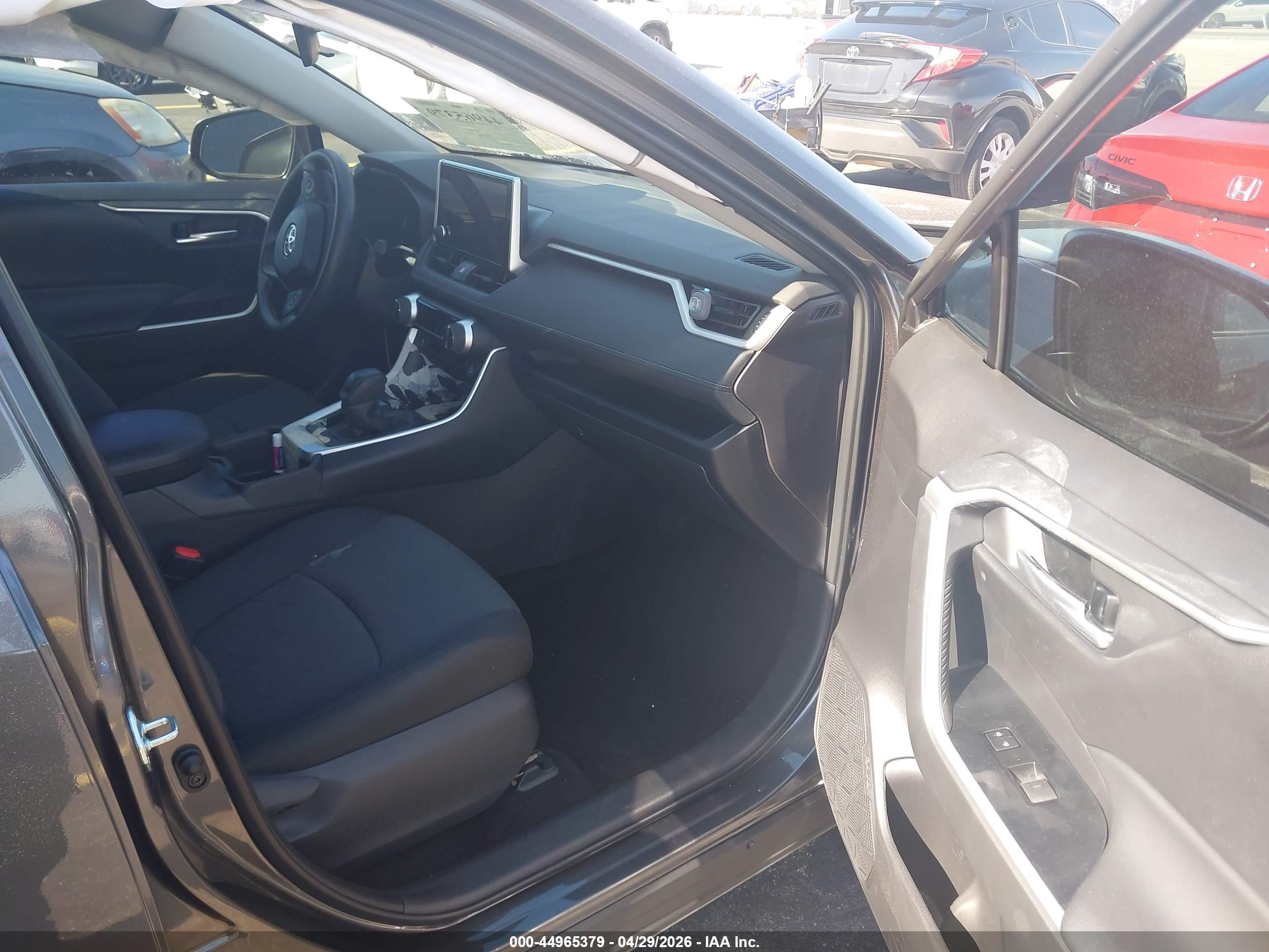 TOYOTA RAV4 image 5