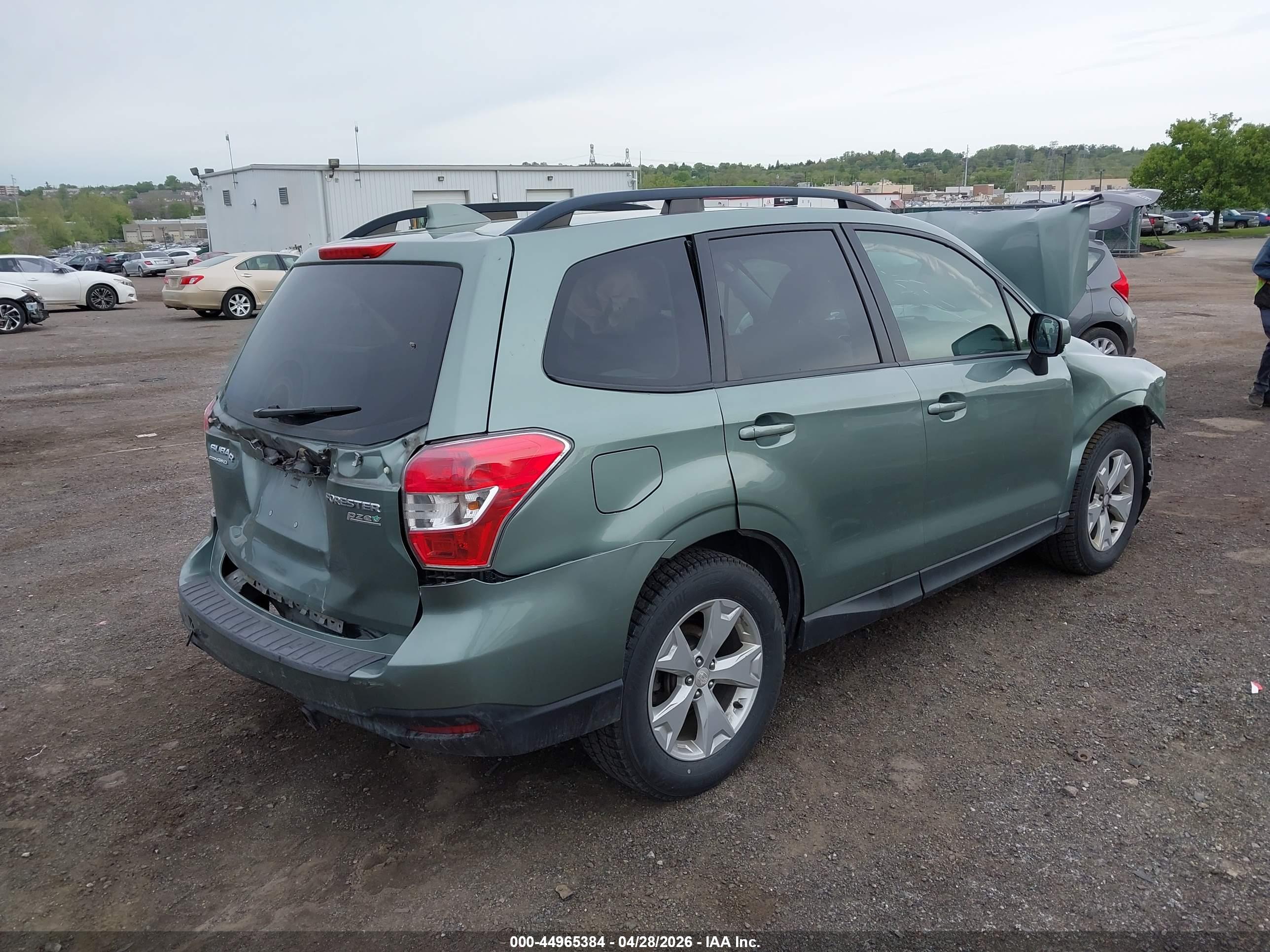 SUBARU FORESTER image 4