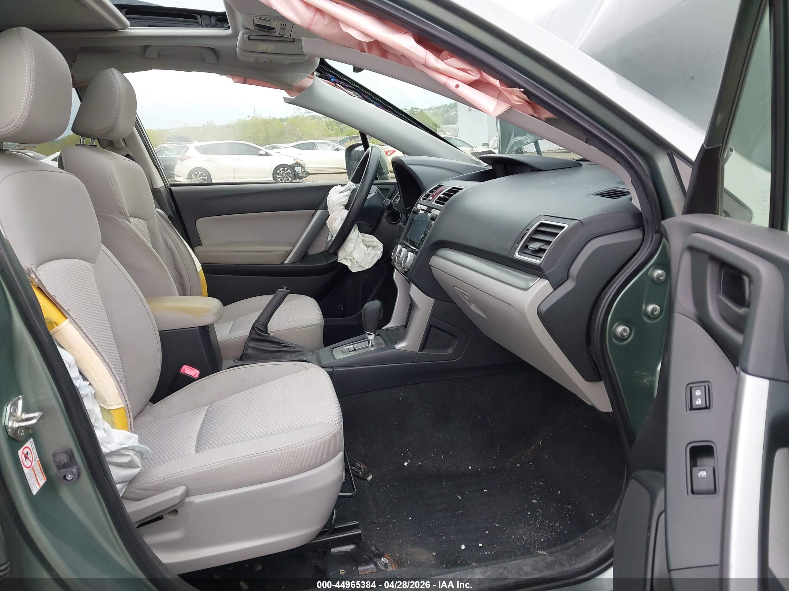 SUBARU FORESTER image 5