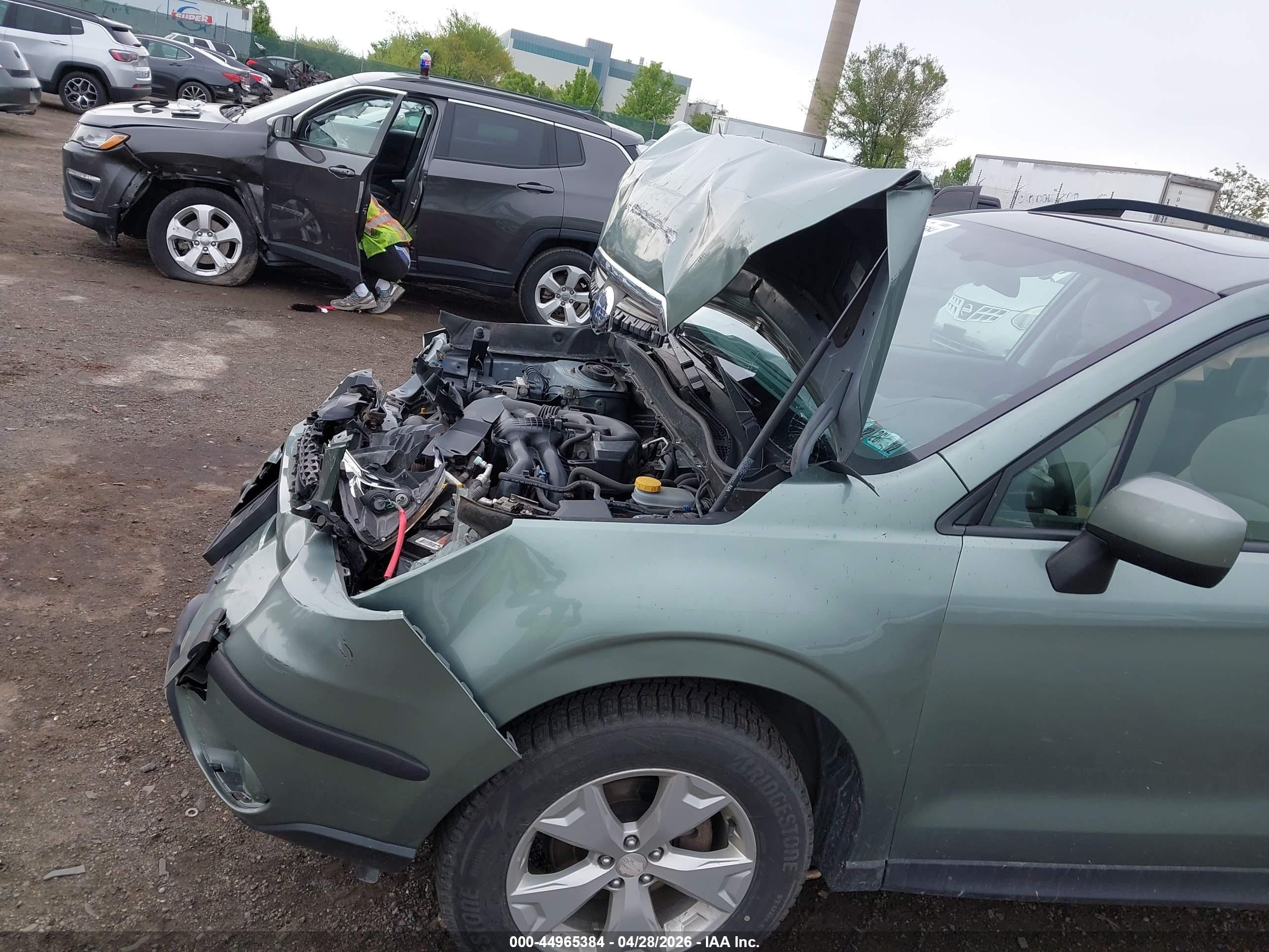 SUBARU FORESTER image 6