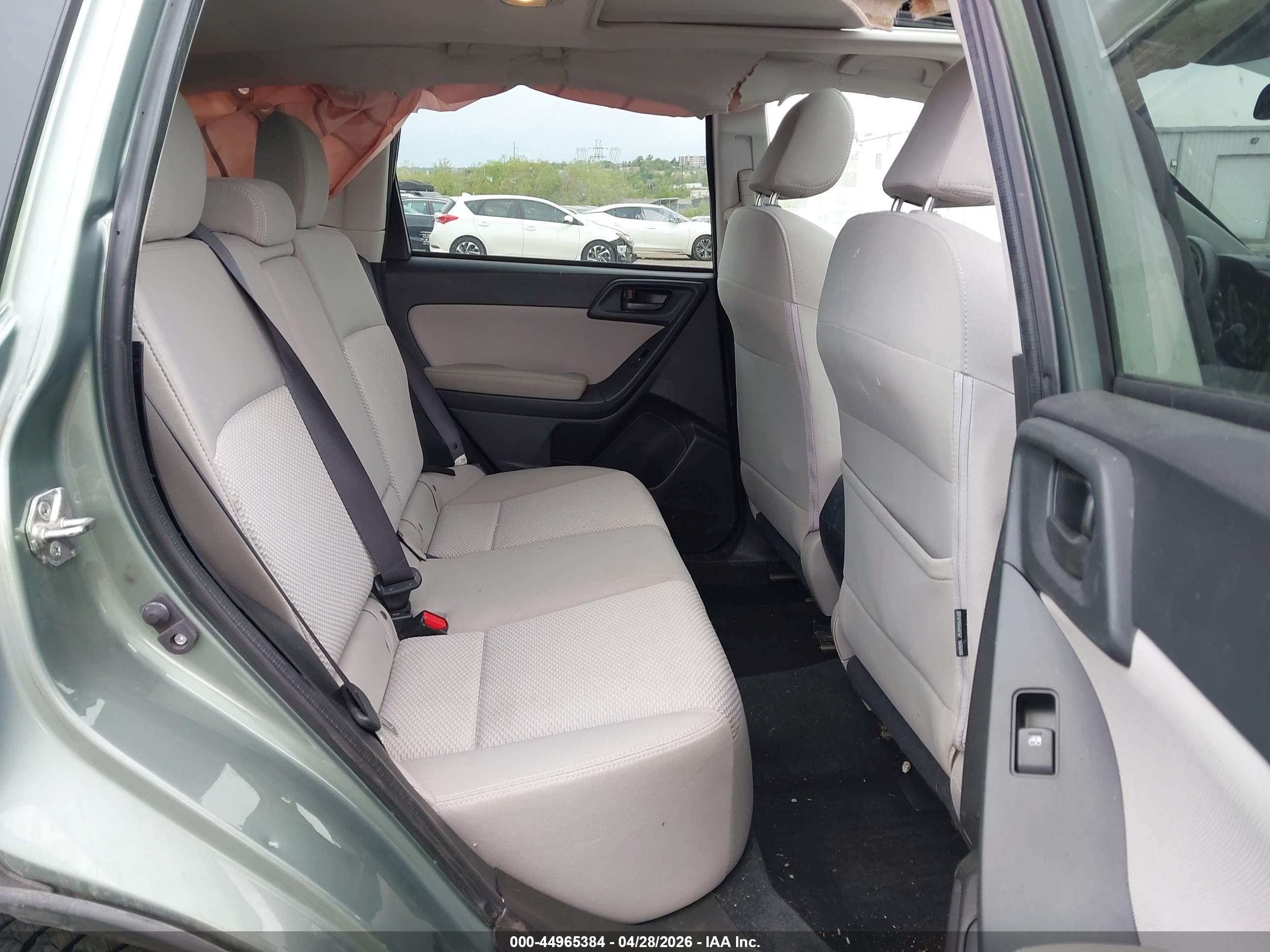 SUBARU FORESTER image 8