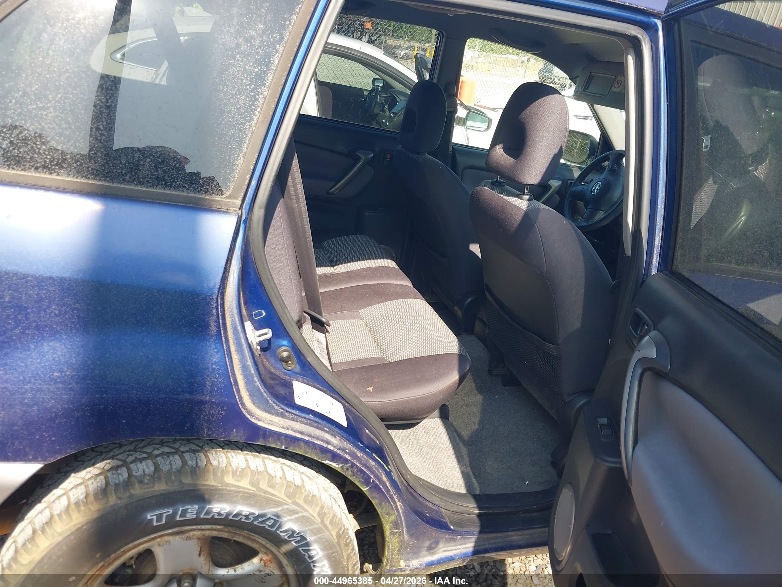 TOYOTA RAV4 image 8