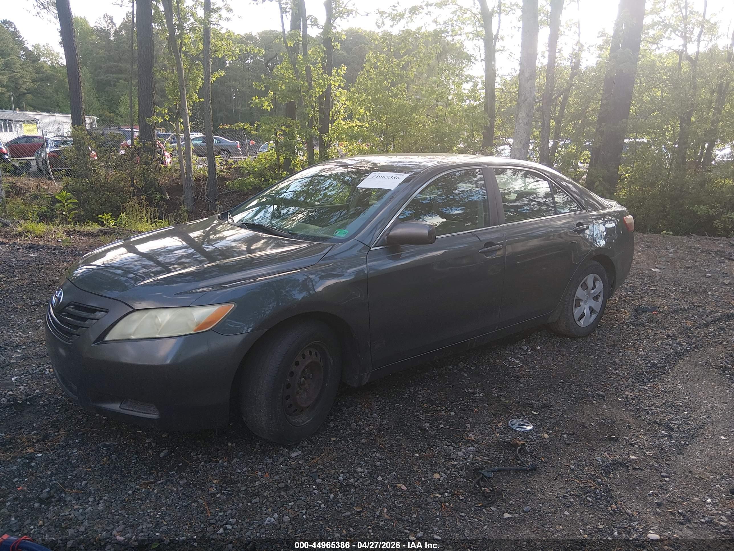TOYOTA CAMRY image 2