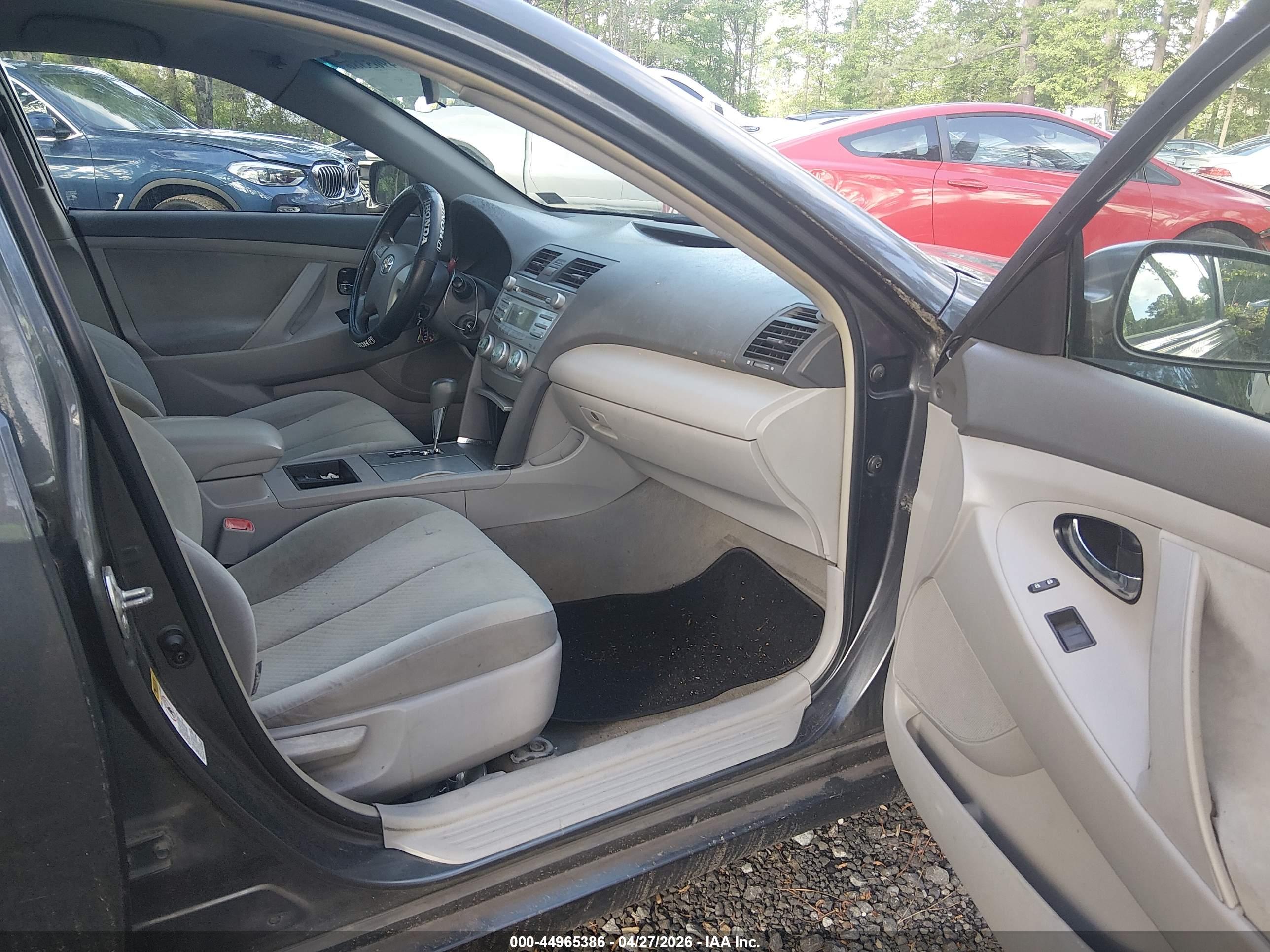 TOYOTA CAMRY image 5